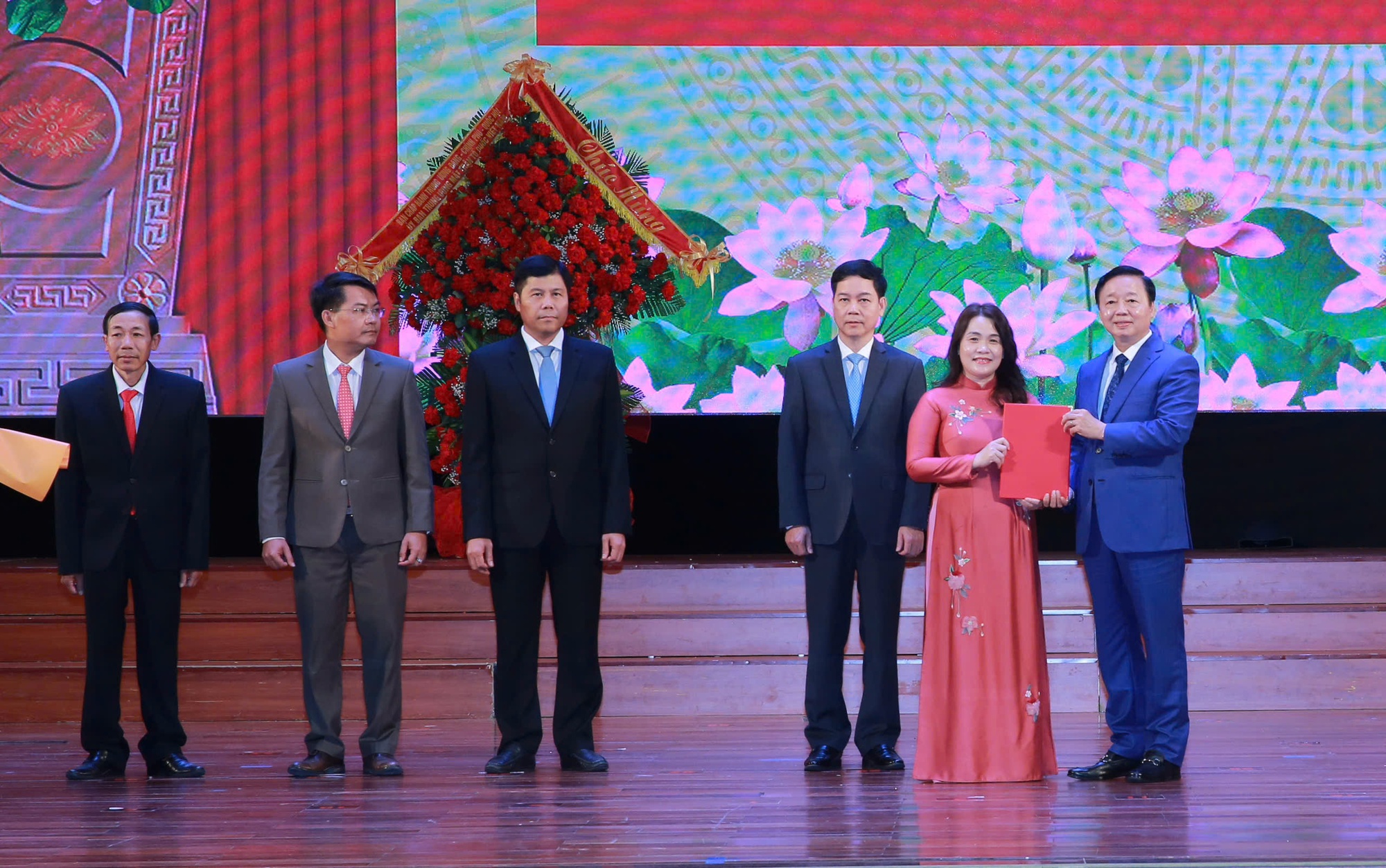 Quảng Trị sẽ vươn mình, phát triển rực rỡ cùng quê hương, đất nước- Ảnh 2. Quảng Trị sẽ vươn mình, phát triển rực rỡ cùng quê hương, đất nước- Ảnh 2.