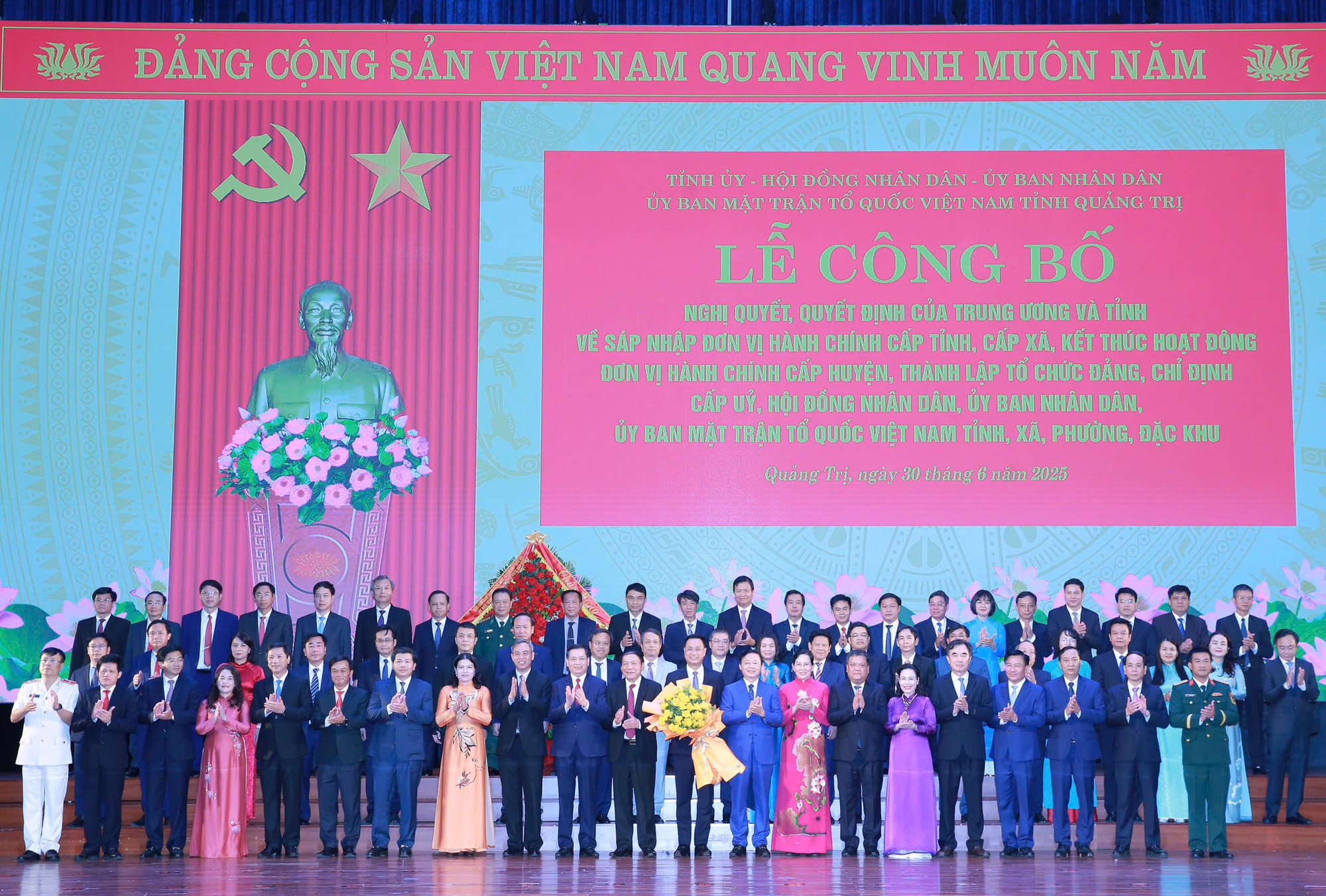 Quảng Trị sẽ vươn mình, phát triển rực rỡ cùng quê hương, đất nước- Ảnh 3. Quảng Trị sẽ vươn mình, phát triển rực rỡ cùng quê hương, đất nước- Ảnh 3.