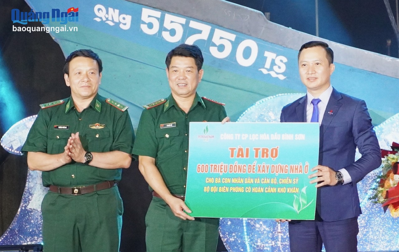 BSR trao tặng trang thiết bị y tế hiện đại trị giá 20 tỷ đồng cho huyện Côn Đảo- Ảnh 2. BSR trao tặng trang thiết bị y tế hiện đại trị giá 20 tỷ đồng cho huyện Côn Đảo- Ảnh 2.