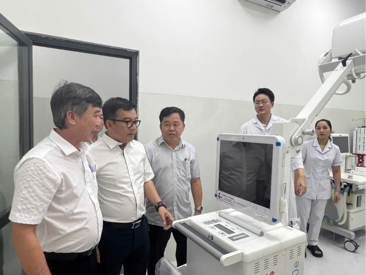 BSR trao tặng trang thiết bị y tế hiện đại trị giá 20 tỷ đồng cho huyện Côn Đảo- Ảnh 1. BSR trao tặng trang thiết bị y tế hiện đại trị giá 20 tỷ đồng cho huyện Côn Đảo- Ảnh 1.