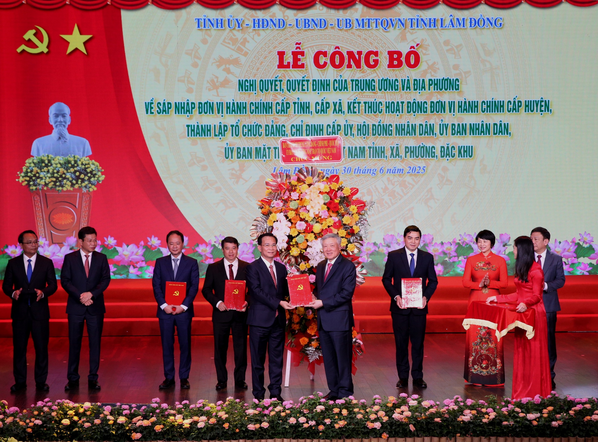 Bảo đảm tất cả công việc theo thẩm quyền của chính quyền địa phương 2 cấp phải được vận hành thông suốt- Ảnh 2. Bảo đảm tất cả công việc theo thẩm quyền của chính quyền địa phương 2 cấp phải được vận hành thông suốt- Ảnh 2.