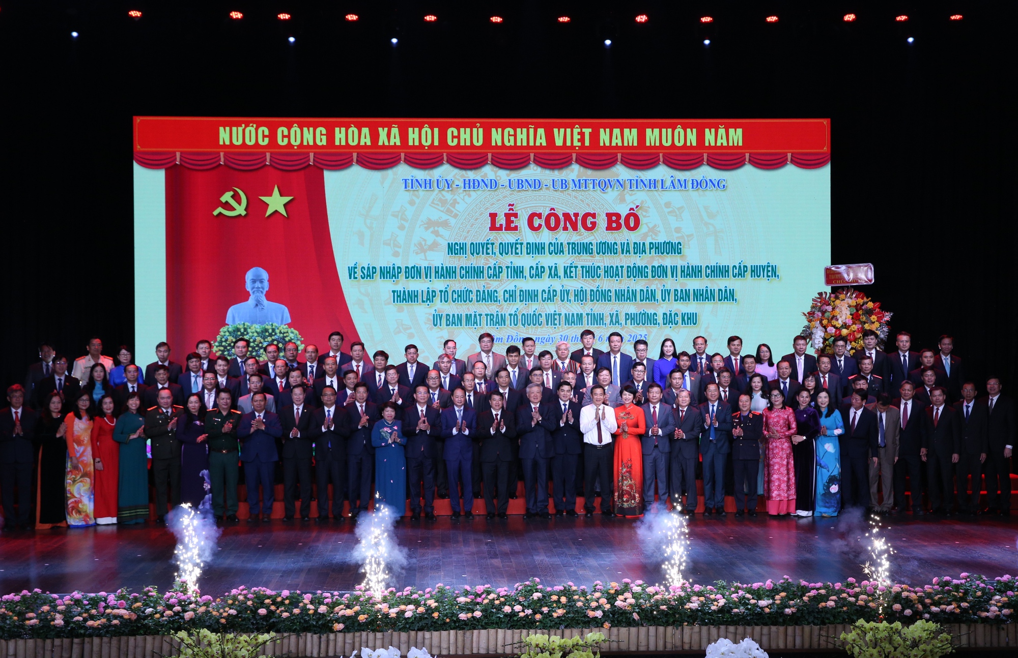 Bảo đảm tất cả công việc theo thẩm quyền của chính quyền địa phương 2 cấp phải được vận hành thông suốt- Ảnh 3. Bảo đảm tất cả công việc theo thẩm quyền của chính quyền địa phương 2 cấp phải được vận hành thông suốt- Ảnh 3.
