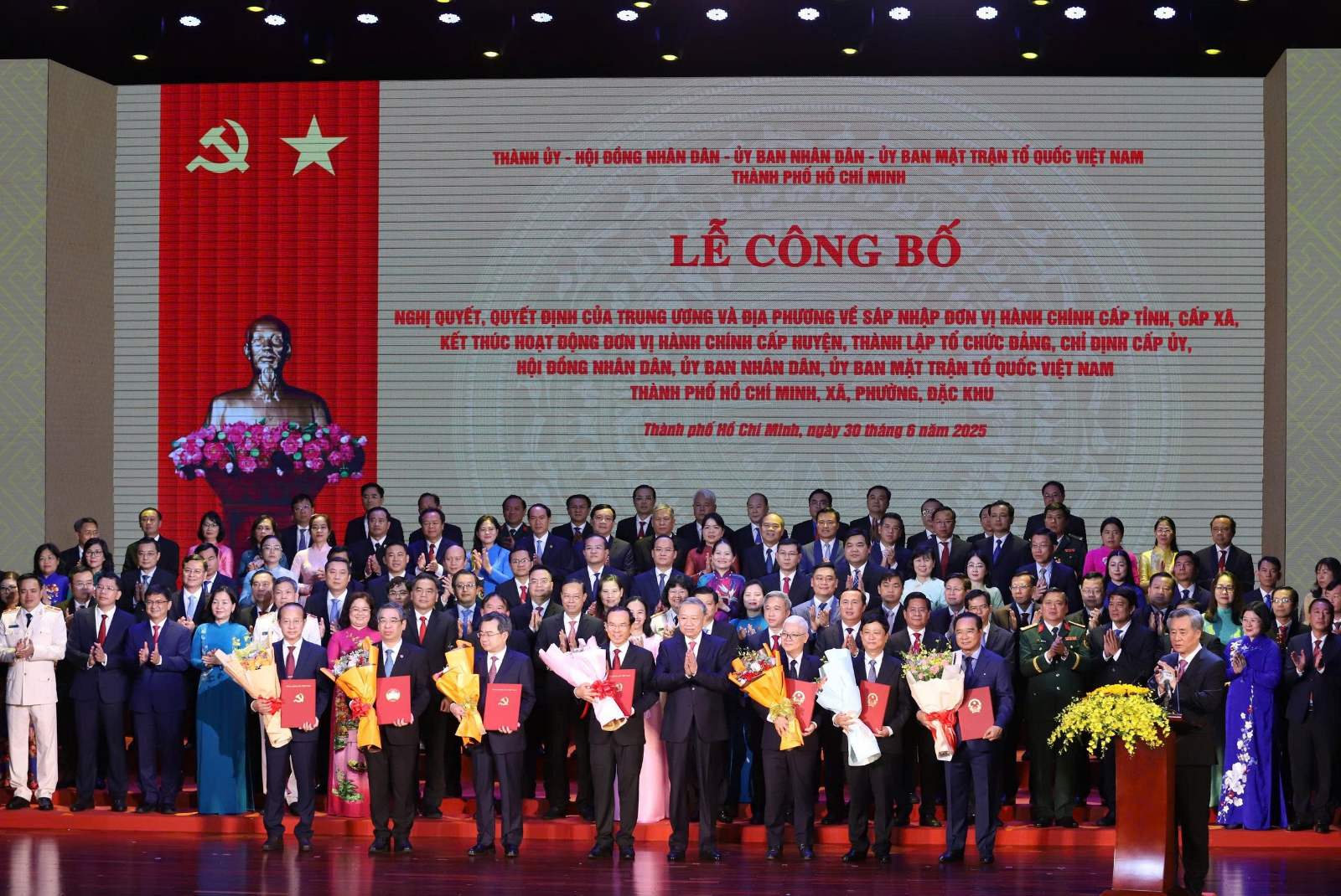 CẬP NHẬT LIÊN TỤC: Công bố nghị quyết, quyết định sáp nhập đơn vị hành chính, chỉ định nhân sự trên cả nước- Ảnh 3. CẬP NHẬT LIÊN TỤC: Công bố nghị quyết, quyết định sáp nhập đơn vị hành chính, chỉ định nhân sự trên cả nước- Ảnh 3.