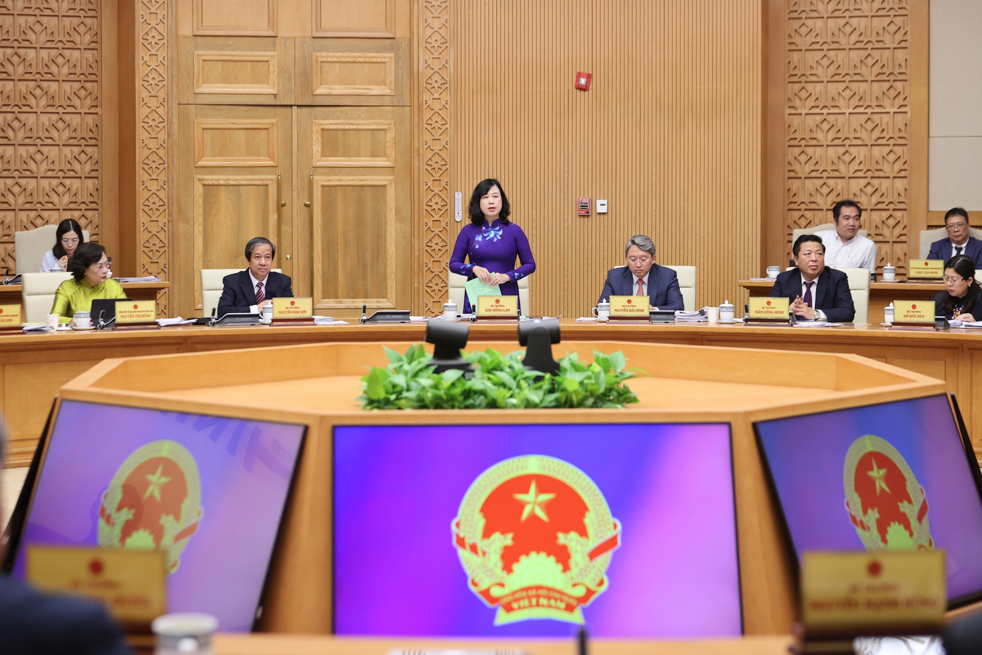 Khẩn trương triển khai chương trình đưa 1.000 bác sĩ về cơ sở- Ảnh 1. Khẩn trương triển khai chương trình đưa 1.000 bác sĩ về cơ sở- Ảnh 1.