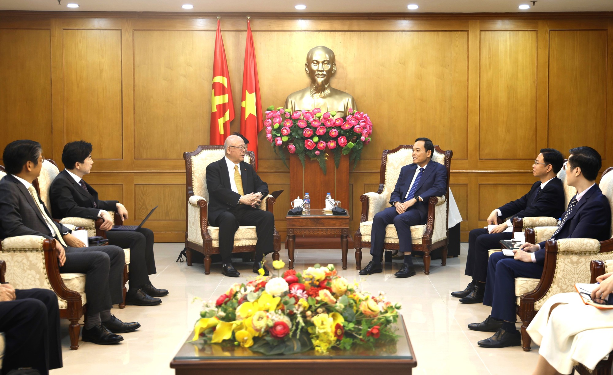 Trưởng Ban Chính sách, chiến lược Trung ương Trần Lưu Quang tiếp Cố vấn đặc biệt Liên minh Nghị sĩ hữu nghị Nhật-Việt - Ảnh 1. Trưởng Ban Chính sách, chiến lược Trung ương Trần Lưu Quang tiếp Cố vấn đặc biệt Liên minh Nghị sĩ hữu nghị Nhật-Việt - Ảnh 1.