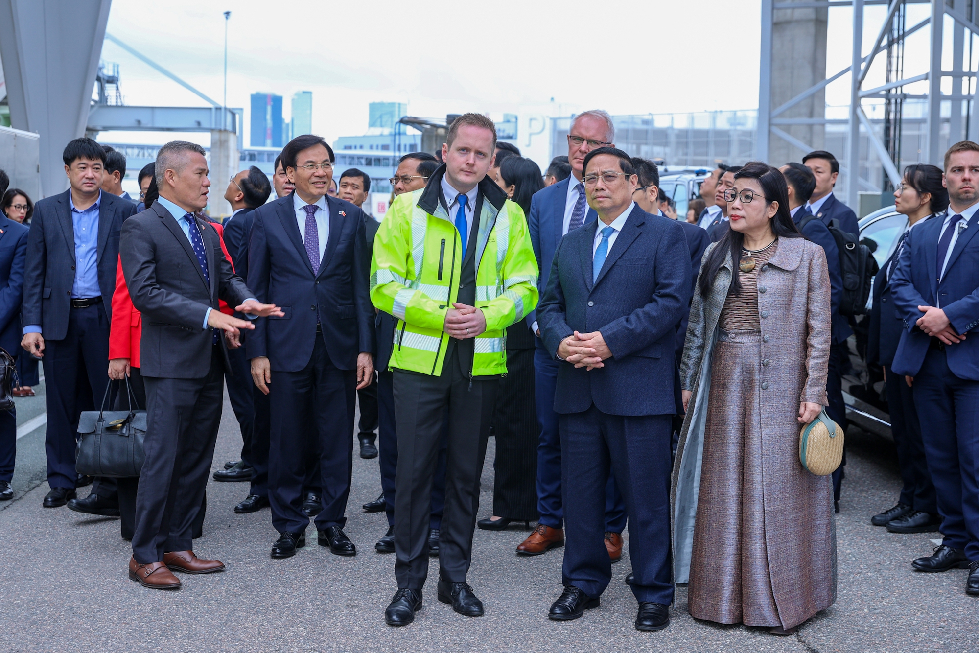 Thủ tướng thăm cảng biển hàng đầu vùng Baltic và tìm hiểu kinh nghiệm phát huy giá trị di sản ở Estonia- Ảnh 1. Thủ tướng thăm cảng biển hàng đầu vùng Baltic và tìm hiểu kinh nghiệm phát huy giá trị di sản ở Estonia- Ảnh 1.