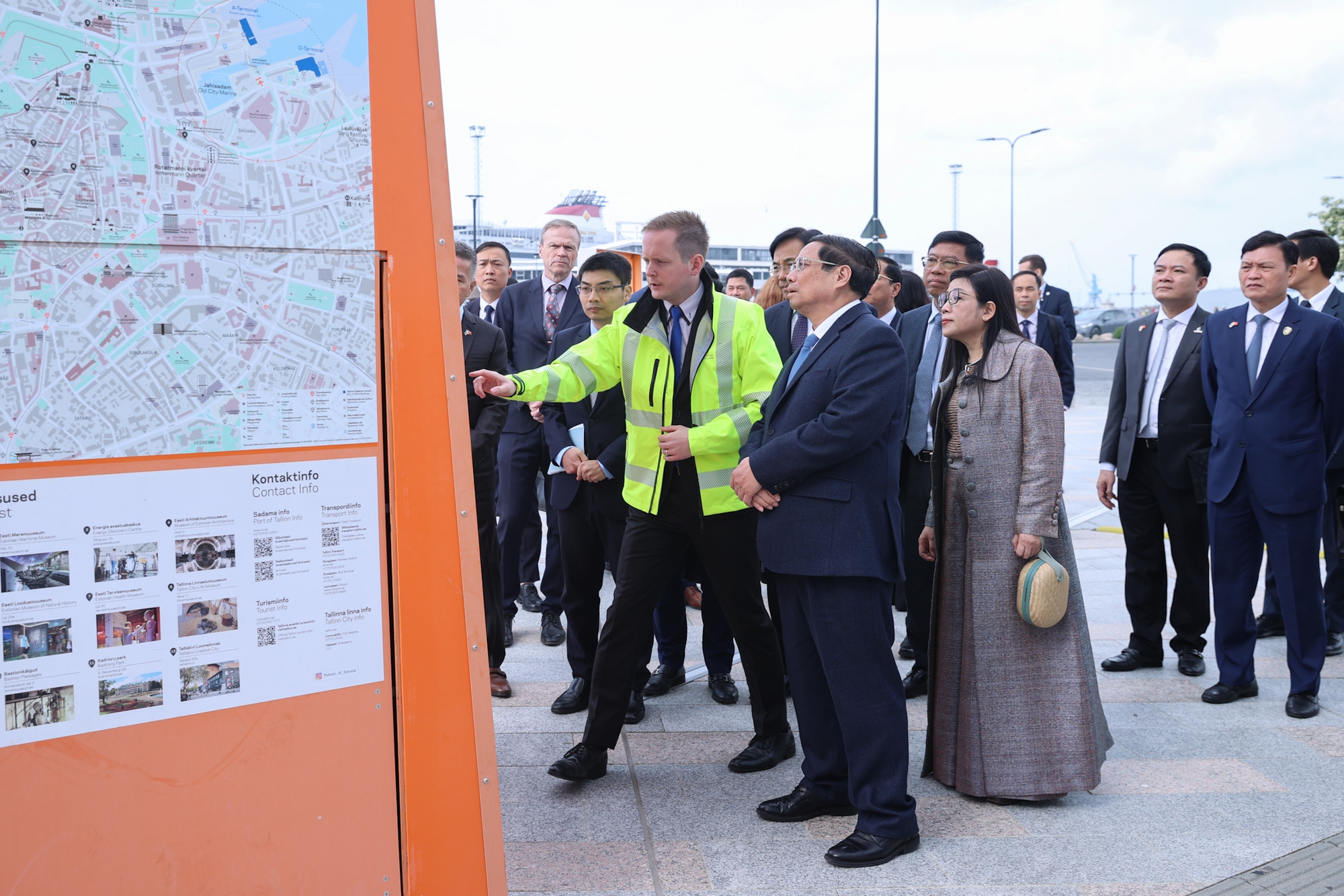 Thủ tướng thăm cảng biển hàng đầu vùng Baltic và tìm hiểu kinh nghiệm phát huy giá trị di sản ở Estonia- Ảnh 4. Thủ tướng thăm cảng biển hàng đầu vùng Baltic và tìm hiểu kinh nghiệm phát huy giá trị di sản ở Estonia- Ảnh 4.