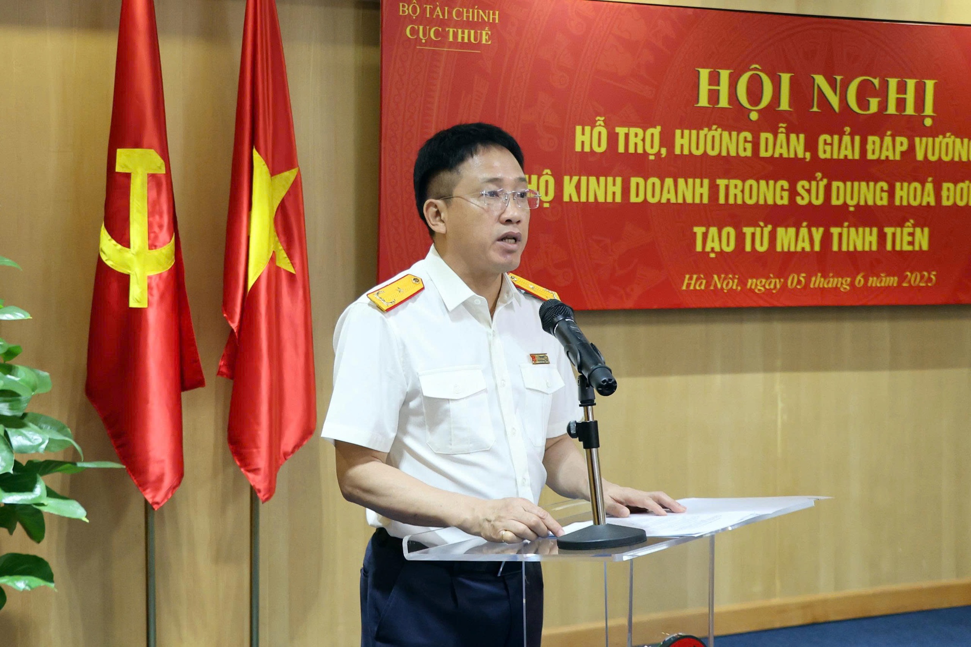 Xây dựng hệ thống thuế hiện đại, hỗ trợ hộ kinh doanh triển khai hóa đơn điện tử - Ảnh 1. Xây dựng hệ thống thuế hiện đại, hỗ trợ hộ kinh doanh triển khai hóa đơn điện tử - Ảnh 1.