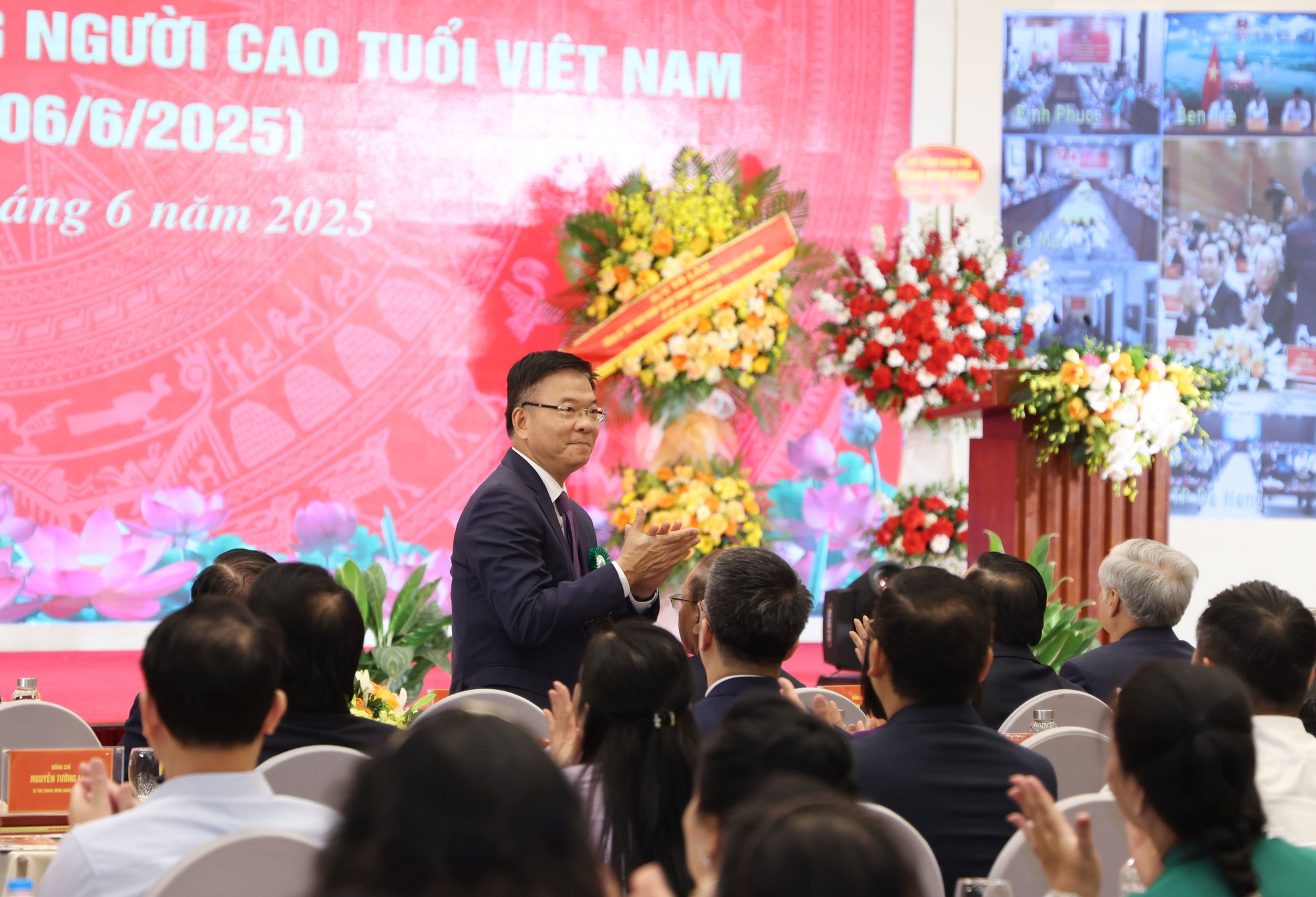 Phát huy hào khí Diên Hồng trong sự nghiệp xây dựng và bảo vệ Tổ quốc- Ảnh 4. Phát huy hào khí Diên Hồng trong sự nghiệp xây dựng và bảo vệ Tổ quốc- Ảnh 4.