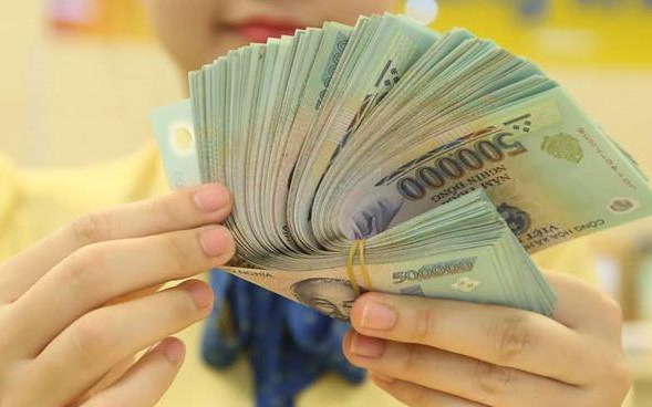 Đi công tác ở cơ sở, trường hợp nào được nâng lương vượt bậc?
