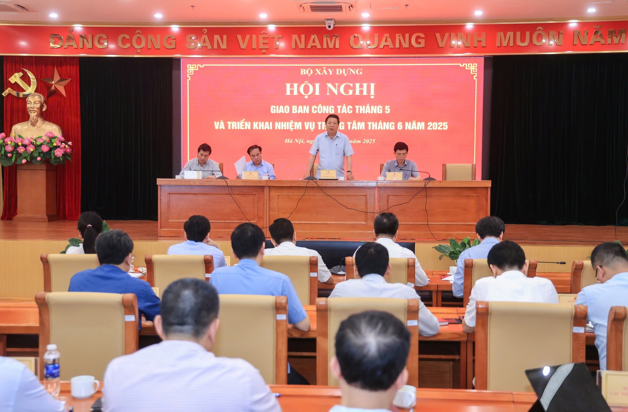 Bộ Xây dựng dự kiến cắt, giảm 66% TTHC - Ảnh 1. Bộ Xây dựng dự kiến cắt, giảm 66% TTHC - Ảnh 1.