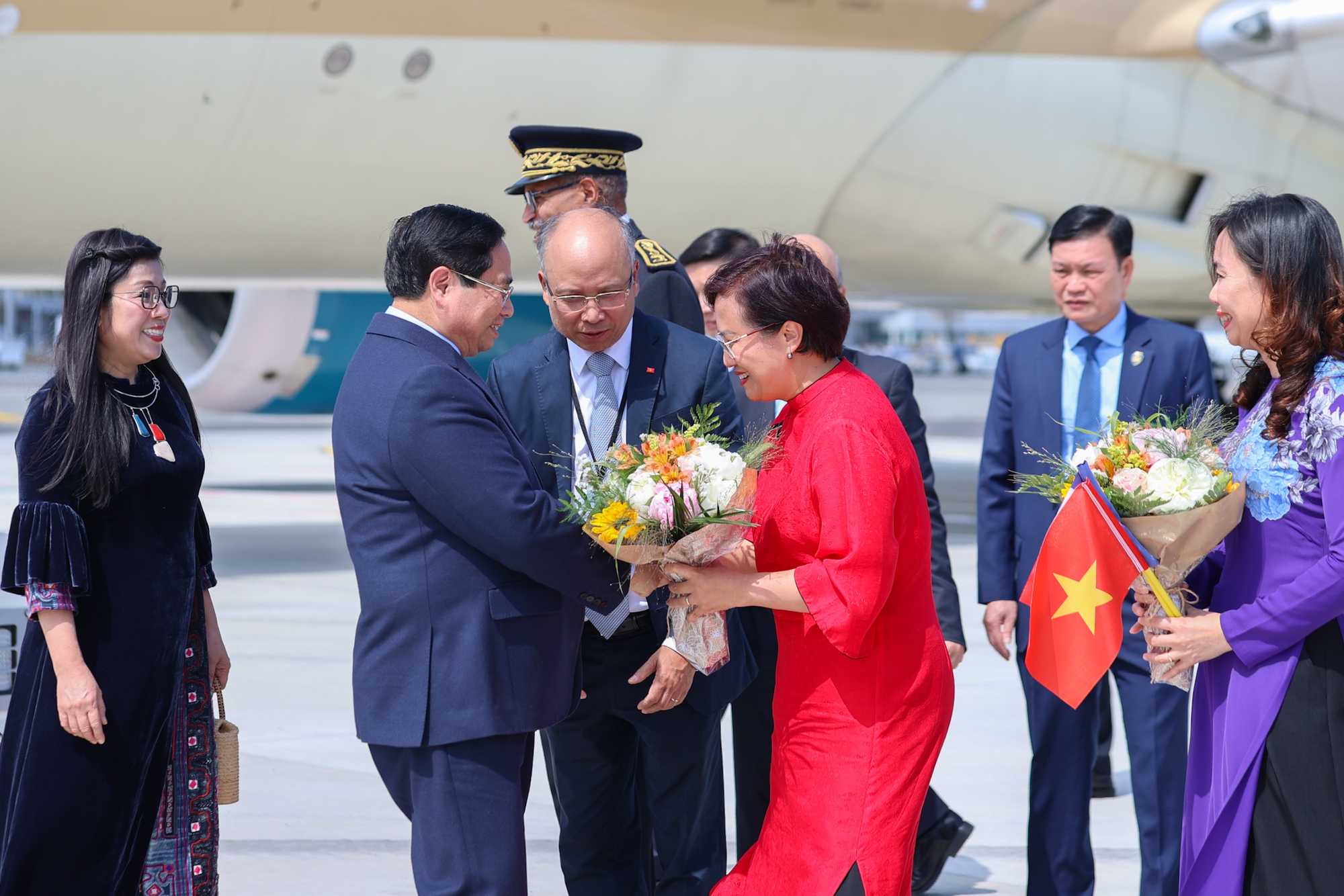Thủ tướng Phạm Minh Chính tới Nice, bắt đầu chuyến công tác tại Cộng hoà Pháp- Ảnh 2. Thủ tướng Phạm Minh Chính tới Nice, bắt đầu chuyến công tác tại Cộng hoà Pháp- Ảnh 2.