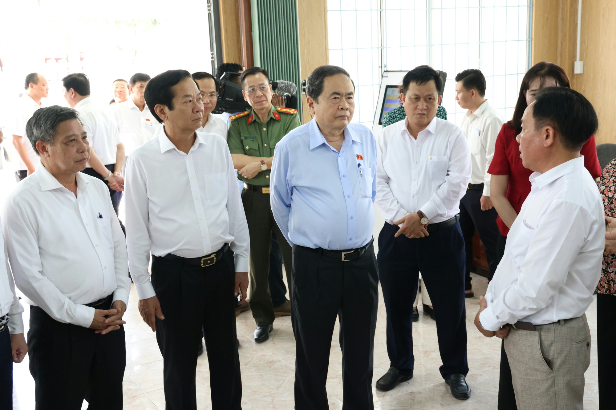 Chủ tịch Quốc hội Trần Thanh Mẫn tiếp xúc cử tri TP. Cần Thơ- Ảnh 3. Chủ tịch Quốc hội Trần Thanh Mẫn tiếp xúc cử tri TP. Cần Thơ- Ảnh 3.