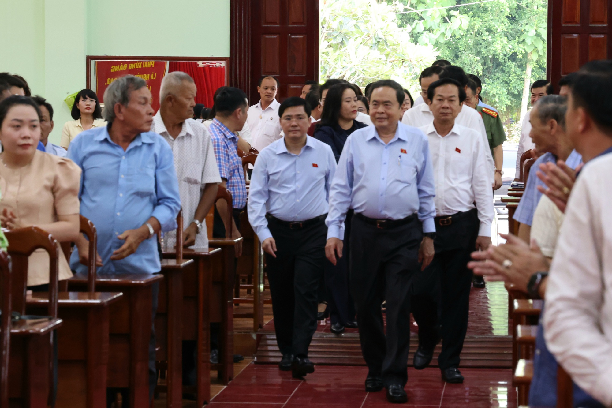Chủ tịch Quốc hội Trần Thanh Mẫn tiếp xúc cử tri TP. Cần Thơ- Ảnh 1. Chủ tịch Quốc hội Trần Thanh Mẫn tiếp xúc cử tri TP. Cần Thơ- Ảnh 1.