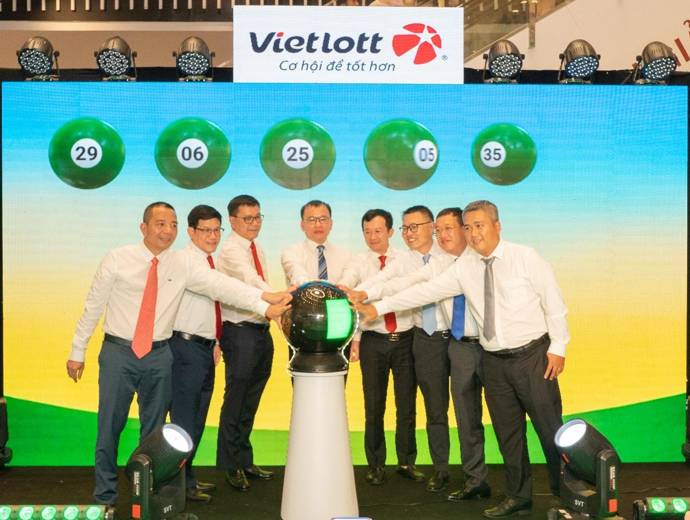 Vietlott ra mắt Lotto 5/35: Cơ hội trúng giải Độc đắc từ 6 tỷ đồng- Ảnh 1. Vietlott ra mắt Lotto 5/35: Cơ hội trúng giải Độc đắc từ 6 tỷ đồng- Ảnh 1.
