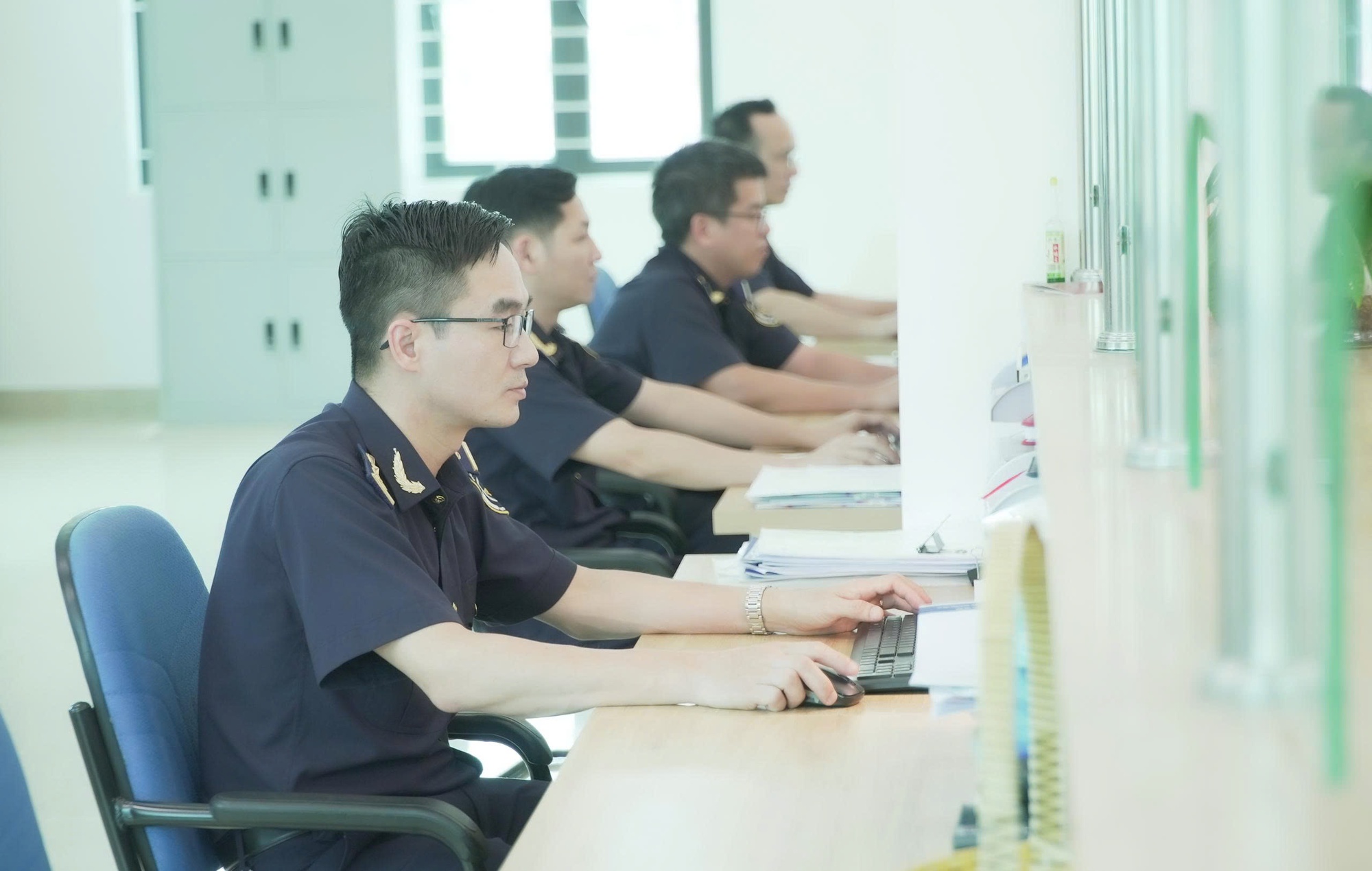 Hơn 50 nghìn tờ khai được thông quan ngay trong ngày đầu vận hành hệ thống mới- Ảnh 1. Hơn 50 nghìn tờ khai được thông quan ngay trong ngày đầu vận hành hệ thống mới- Ảnh 1.