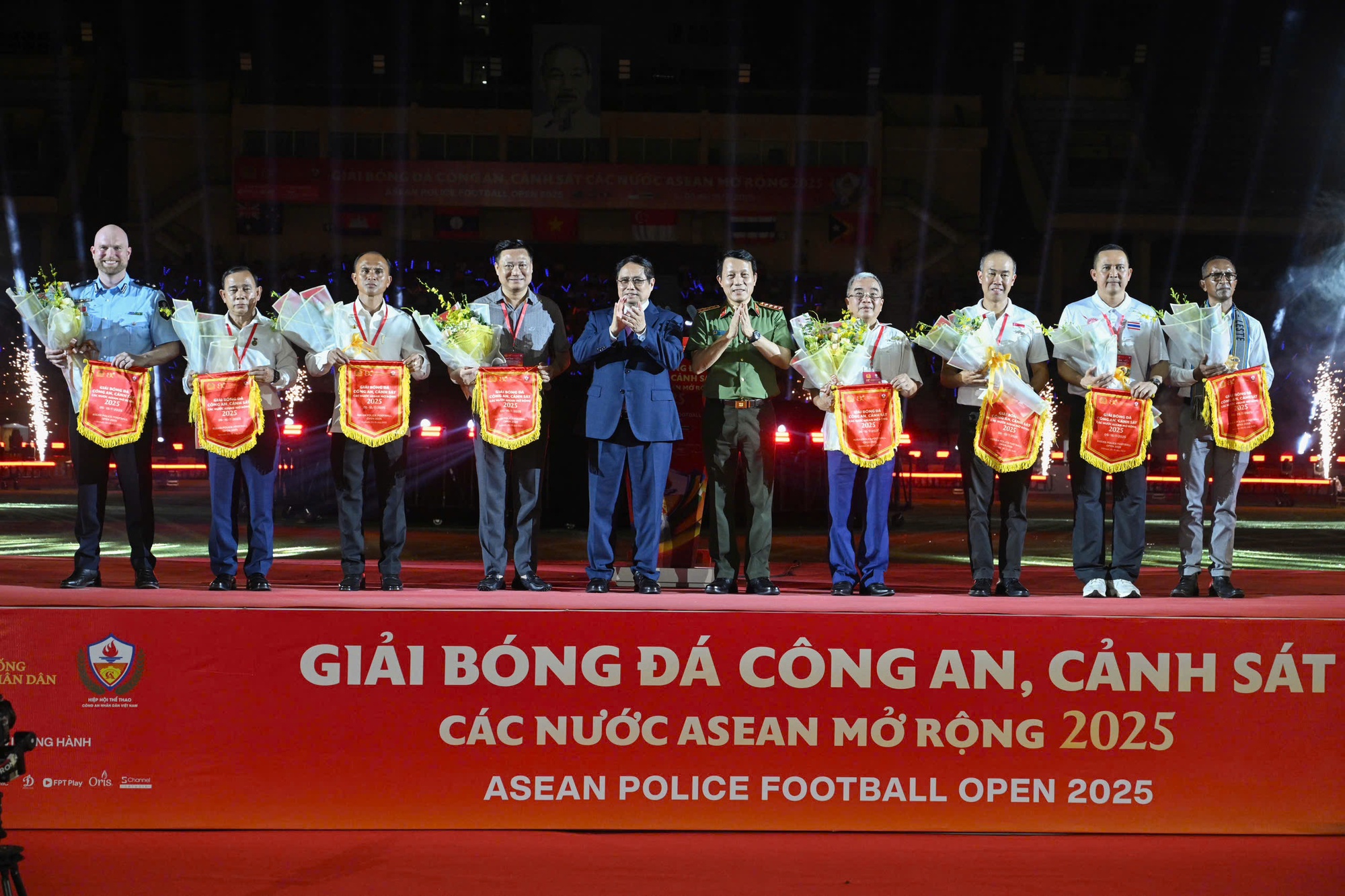 Sân chơi thắt chặt tình hữu nghị, hợp tác giữa các lực lượng Công an, Cảnh sát trong khu vực ASEAN và đối tác- Ảnh 1. Sân chơi thắt chặt tình hữu nghị, hợp tác giữa các lực lượng Công an, Cảnh sát trong khu vực ASEAN và đối tác- Ảnh 1.