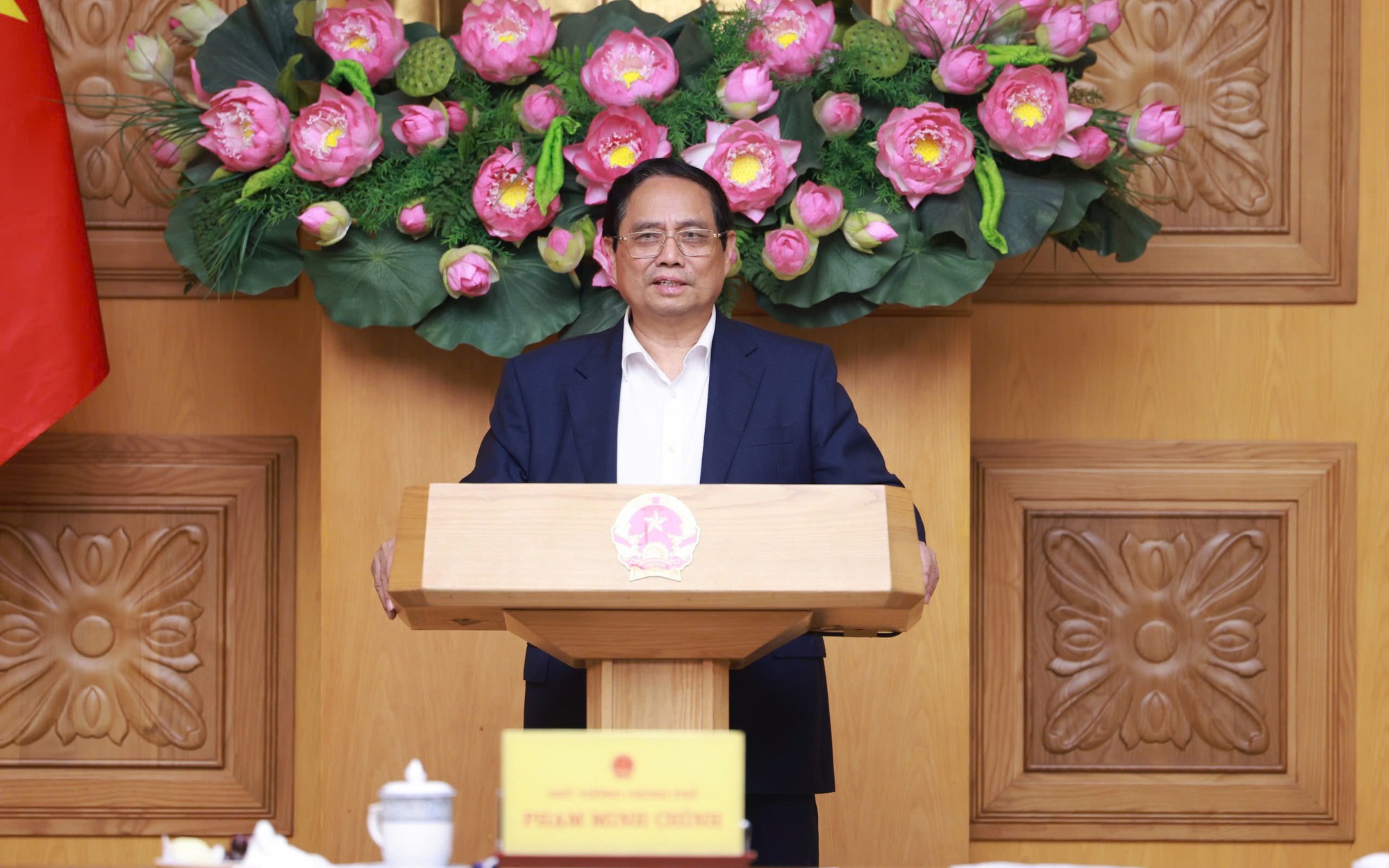Thủ tướng chủ trì cuộc họp về các tài liệu của Tiểu ban Kinh tế-xã hội Đại hội XIV