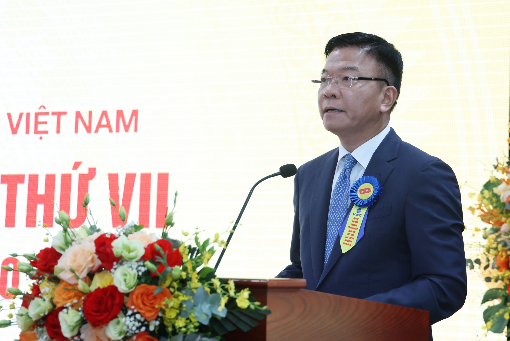 Phó Thủ tướng Lê Thành Long: Xây dựng VIMC giữ vị trí số 1 của ngành hàng hải Việt Nam- Ảnh 4. Phó Thủ tướng Lê Thành Long: Xây dựng VIMC giữ vị trí số 1 của ngành hàng hải Việt Nam- Ảnh 4.