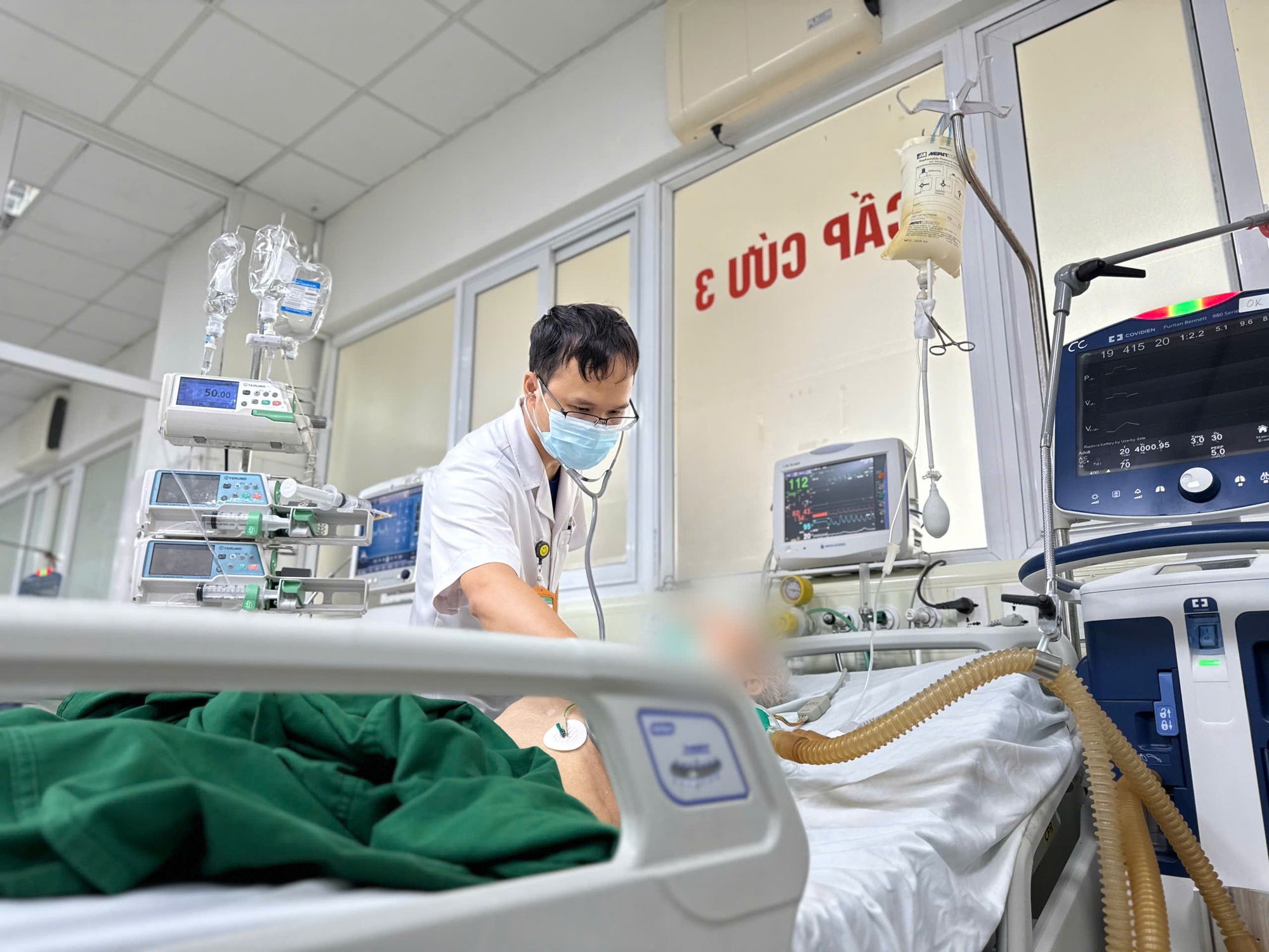 Cảnh báo việc tự ý tiêm tại cơ sở không bảo đảm khi bị thoát vị đĩa đệm cổ- Ảnh 1. Cảnh báo việc tự ý tiêm tại cơ sở không bảo đảm khi bị thoát vị đĩa đệm cổ- Ảnh 1.