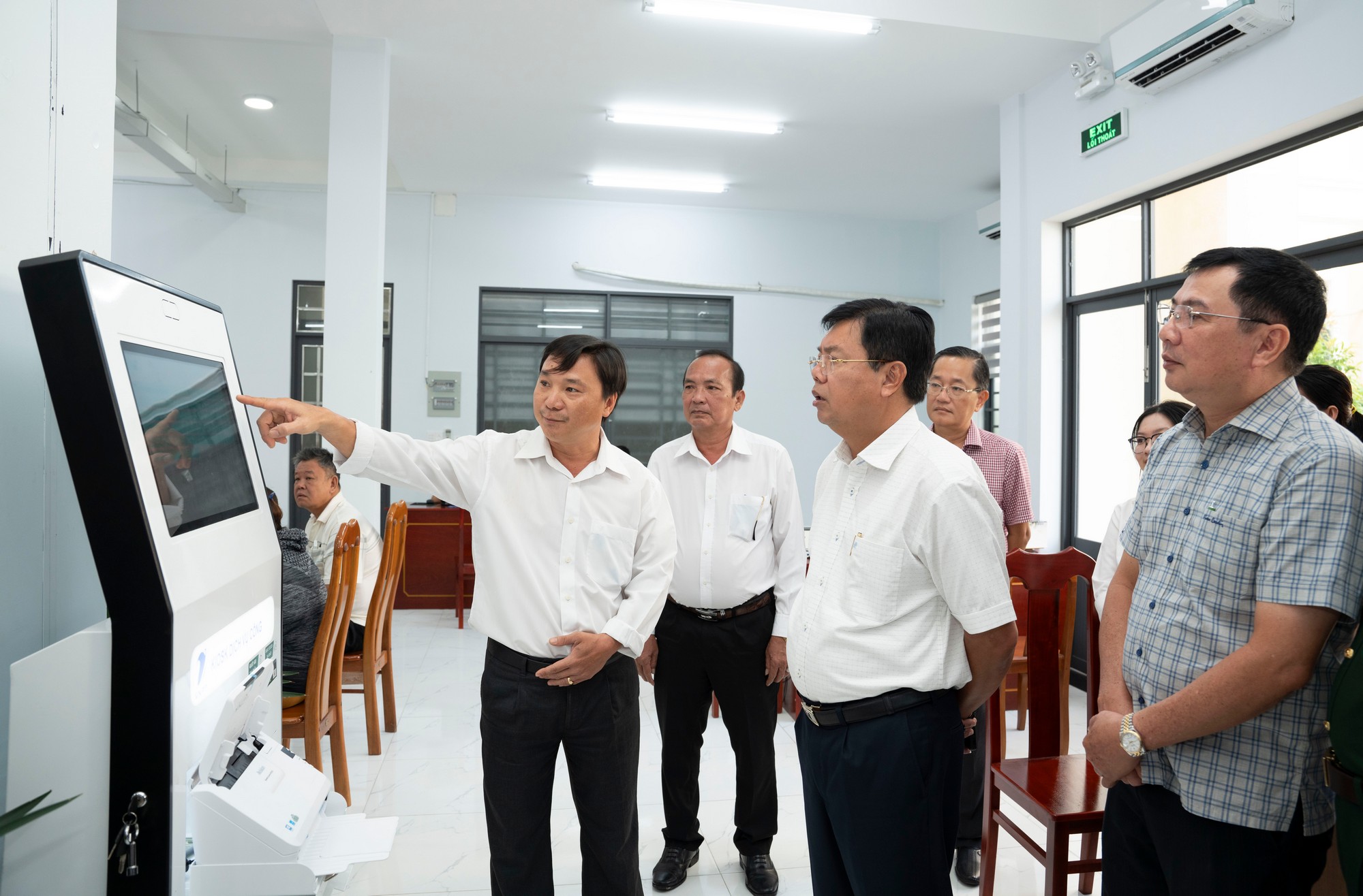 An Giang: Chính quyền vận hành thông suốt, người dân phấn khởi- Ảnh 1. An Giang: Chính quyền vận hành thông suốt, người dân phấn khởi- Ảnh 1.