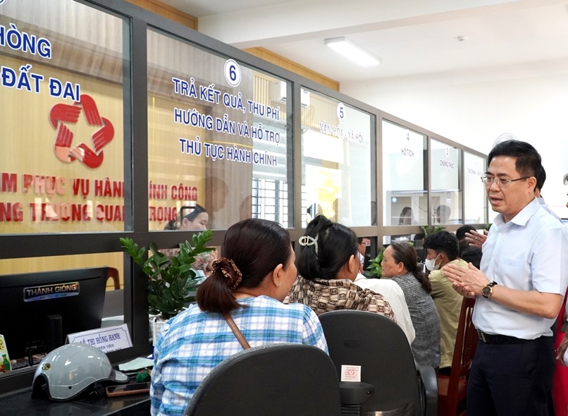 Phát huy hiệu quả chính quyền cấp xã mới, lấy nhân dân làm trung tâm phục vụ- Ảnh 3. Phát huy hiệu quả chính quyền cấp xã mới, lấy nhân dân làm trung tâm phục vụ- Ảnh 3.