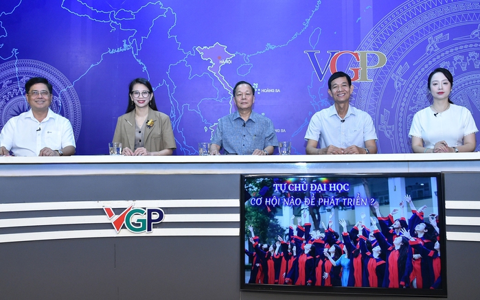 Tọa đàm “Tự chủ đại học – Cơ hội nào để phát triển?”