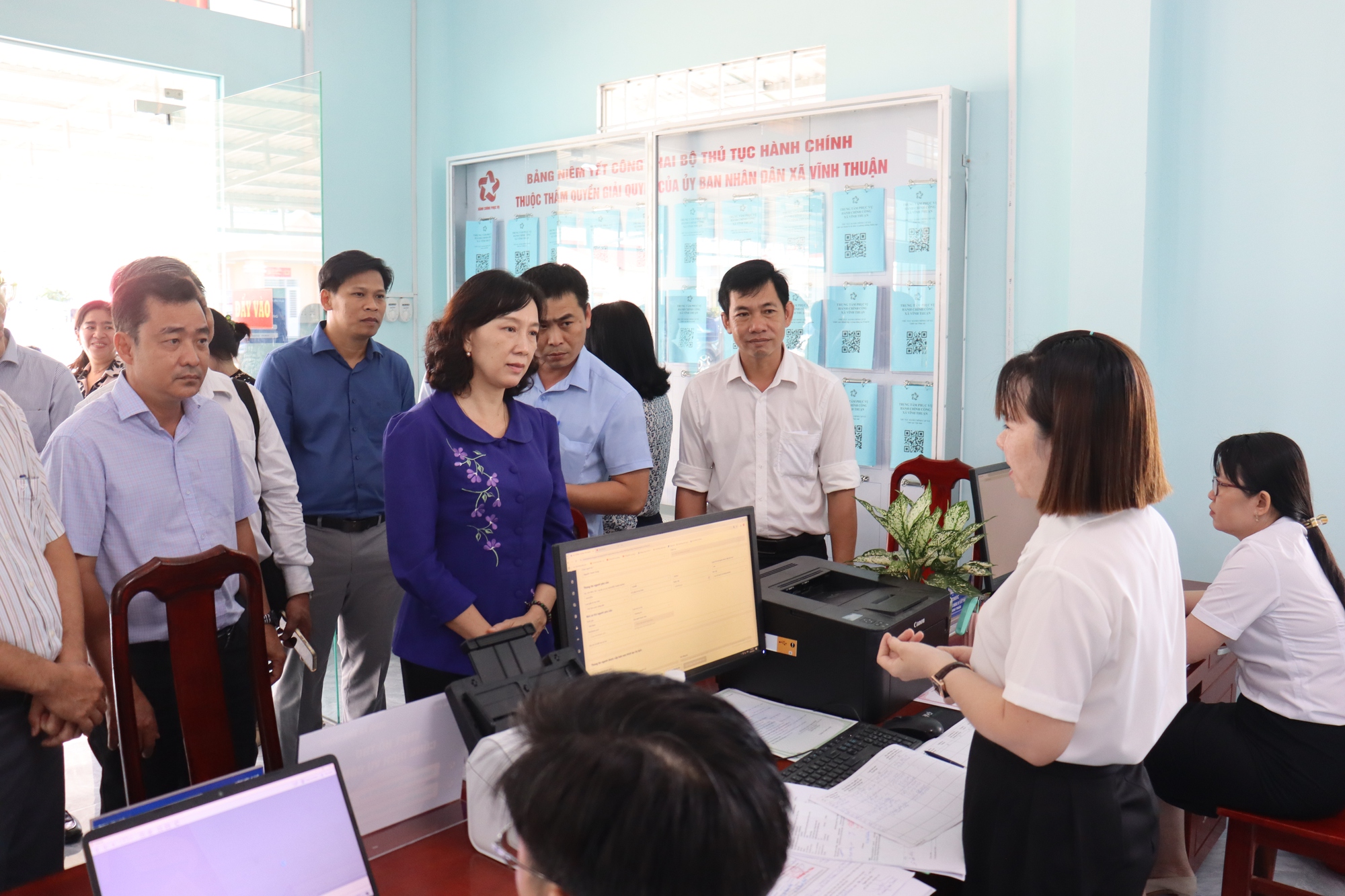 An Giang: Chính quyền vận hành thông suốt, người dân phấn khởi- Ảnh 3. An Giang: Chính quyền vận hành thông suốt, người dân phấn khởi- Ảnh 3.