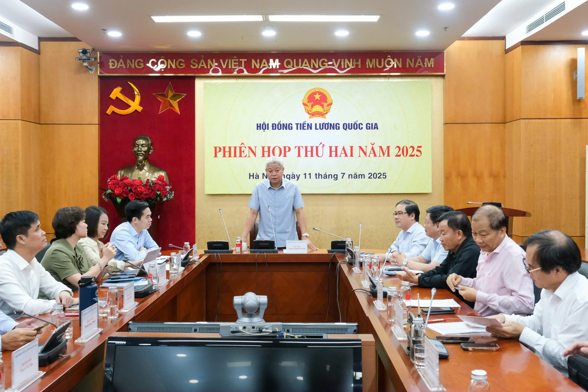 'Chốt' trình Chính phủ phương án tăng lương tối thiểu vùng 7,2% từ ngày 1/1/2026- Ảnh 1. 'Chốt' trình Chính phủ phương án tăng lương tối thiểu vùng 7,2% từ ngày 1/1/2026- Ảnh 1.