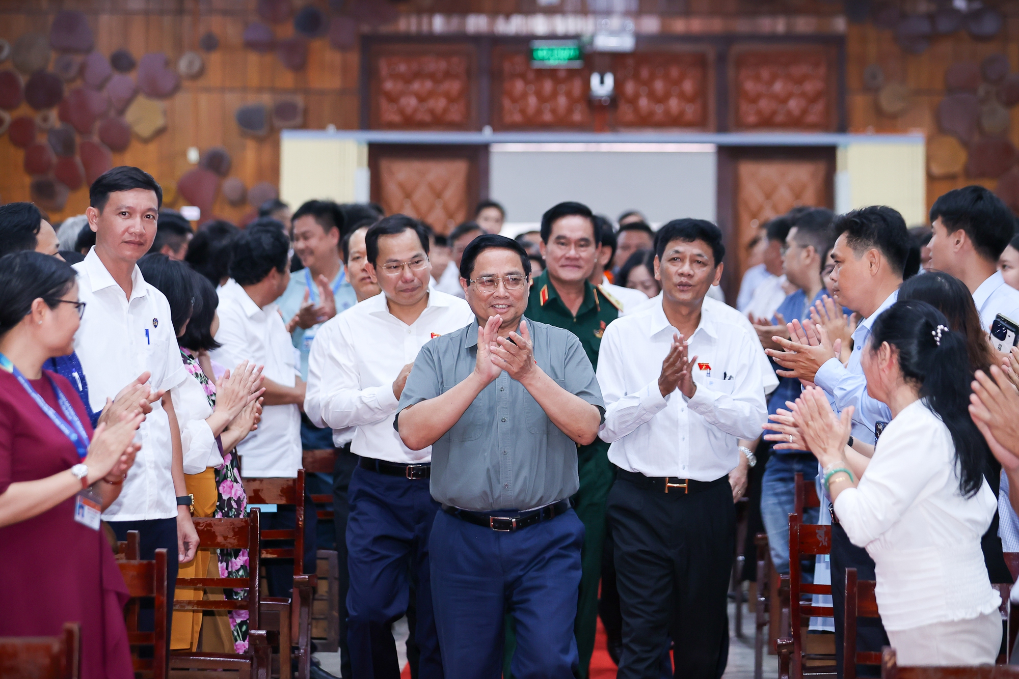 Thủ tướng Phạm Minh Chính tiếp xúc cử tri Cần Thơ- Ảnh 1. Thủ tướng Phạm Minh Chính tiếp xúc cử tri Cần Thơ- Ảnh 1.
