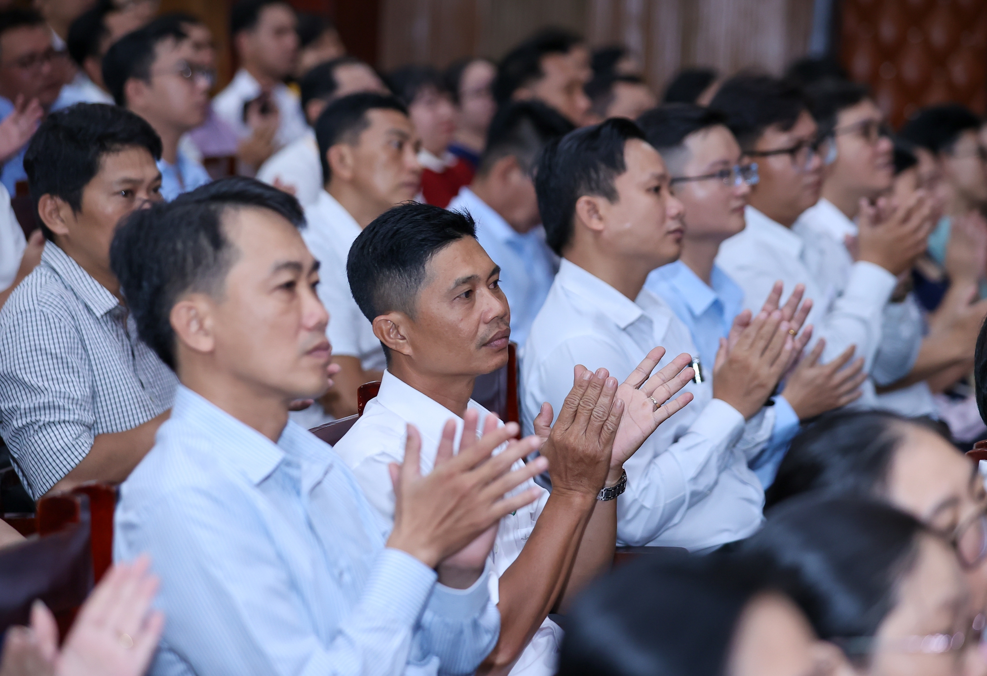 Thủ tướng Phạm Minh Chính tiếp xúc cử tri Cần Thơ- Ảnh 4. Thủ tướng Phạm Minh Chính tiếp xúc cử tri Cần Thơ- Ảnh 4.