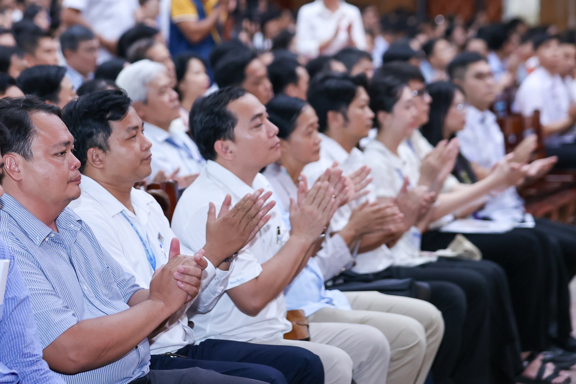 Thủ tướng Phạm Minh Chính tiếp xúc cử tri Cần Thơ- Ảnh 5. Thủ tướng Phạm Minh Chính tiếp xúc cử tri Cần Thơ- Ảnh 5.