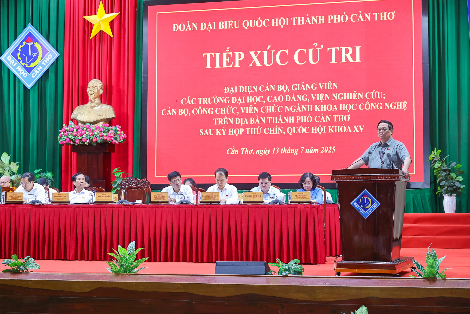 Thủ tướng Phạm Minh Chính tiếp xúc cử tri Cần Thơ- Ảnh 7. Thủ tướng Phạm Minh Chính tiếp xúc cử tri Cần Thơ- Ảnh 7.