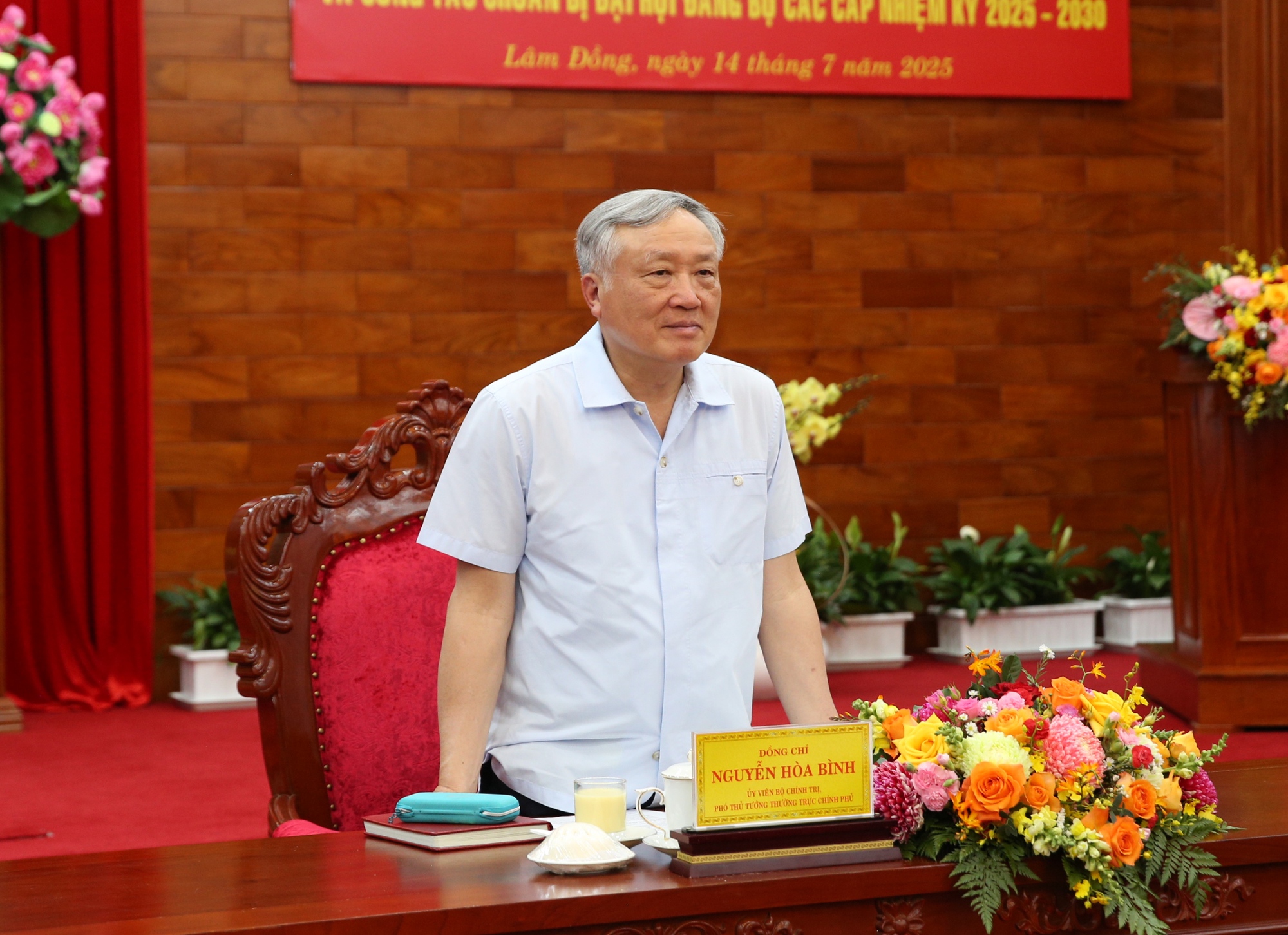 Phó Thủ tướng Thường trực Nguyễn Hòa Bình: Chính quyền địa phương 2 cấp của tỉnh Lâm Đồng vận hành khá suôn sẻ, trơn tru- Ảnh 4. Phó Thủ tướng Thường trực Nguyễn Hòa Bình: Chính quyền địa phương 2 cấp của tỉnh Lâm Đồng vận hành khá suôn sẻ, trơn tru- Ảnh 4.