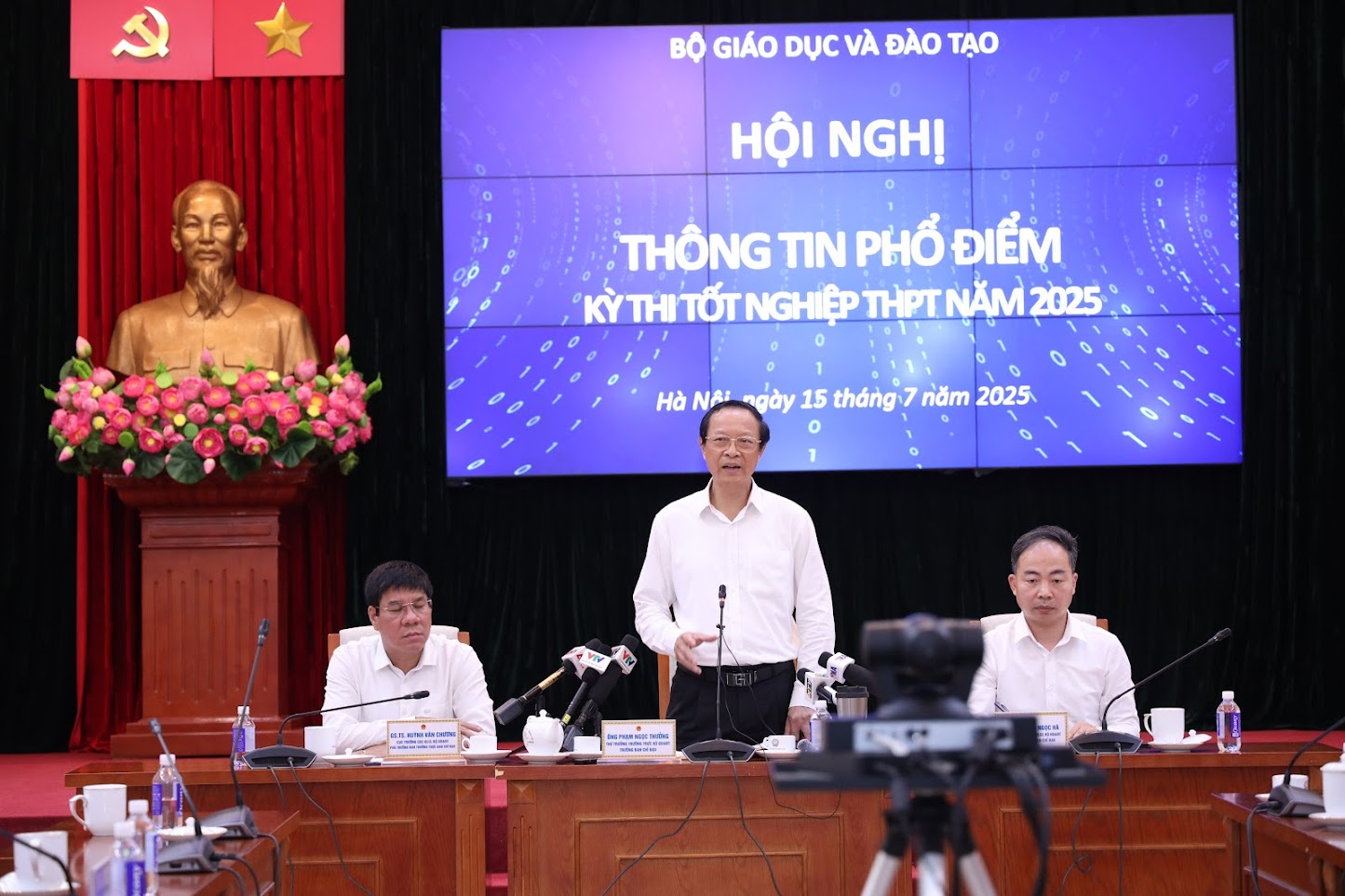 Kỳ thi tốt nghiệp THPT 2025: Thành công trong đổi mới, hướng tới 'học thật, thi thật, kết quả thật'- Ảnh 3. Kỳ thi tốt nghiệp THPT 2025: Thành công trong đổi mới, hướng tới 'học thật, thi thật, kết quả thật'- Ảnh 3.