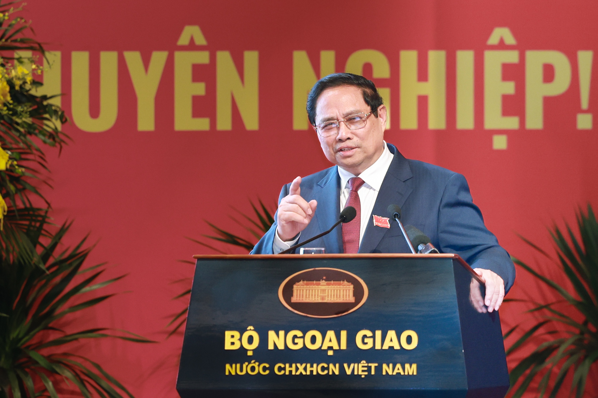 Thủ tướng: Xây dựng ngành ngoại giao chuyên nghiệp, văn minh, hiện đại, nhân văn, hiệu quả- Ảnh 7. Thủ tướng: Xây dựng ngành ngoại giao chuyên nghiệp, văn minh, hiện đại, nhân văn, hiệu quả- Ảnh 7.