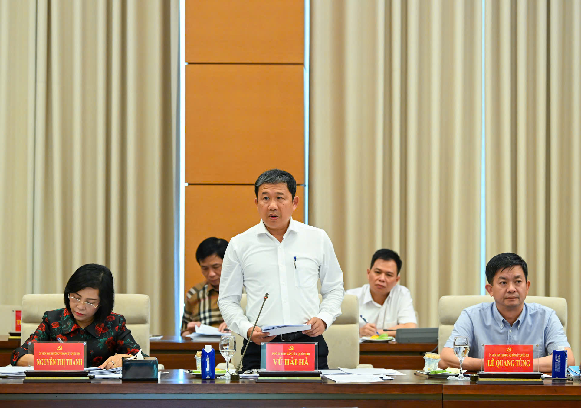 Vừa thực hiện sắp xếp lại giang sơn vừa đề ra các giải pháp để thúc đẩy tăng trưởng- Ảnh 2. Vừa thực hiện sắp xếp lại giang sơn vừa đề ra các giải pháp để thúc đẩy tăng trưởng- Ảnh 2.