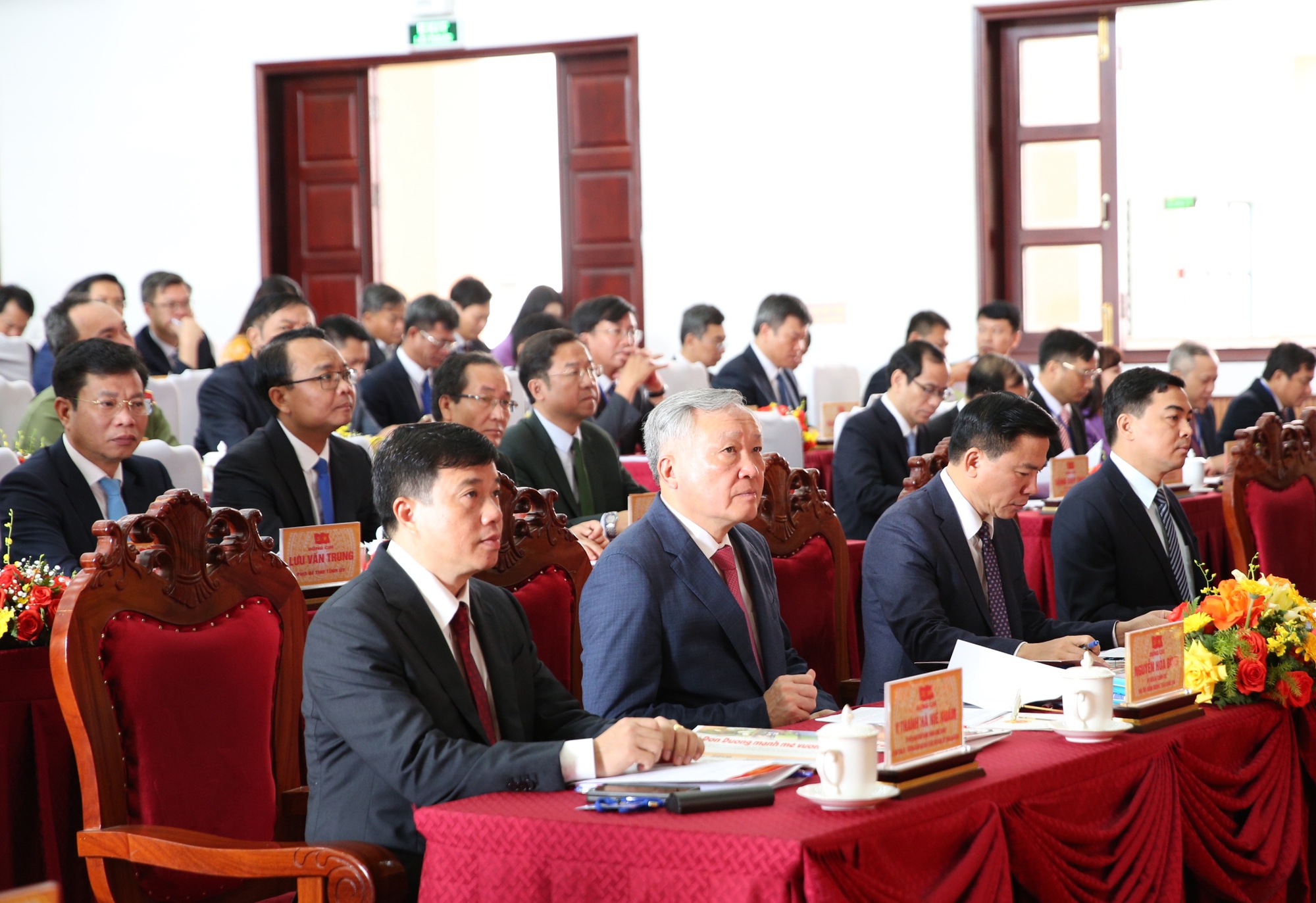 Phó Thủ tướng Thường trực Nguyễn Hòa Bình dự và chỉ đạo Đại hội điểm cấp xã của tỉnh Lâm Đồng- Ảnh 2. Phó Thủ tướng Thường trực Nguyễn Hòa Bình dự và chỉ đạo Đại hội điểm cấp xã của tỉnh Lâm Đồng- Ảnh 2.