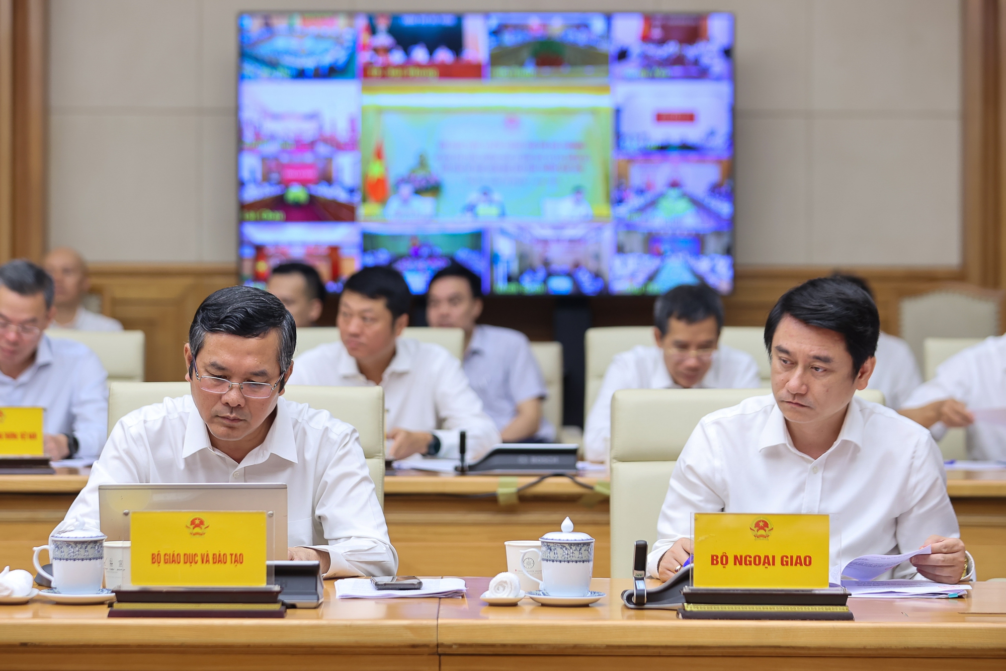 Thủ tướng: Tăng trưởng 8,3-8,5% năm 2025 không là 'mục tiêu bất khả thi'- Ảnh 10. Thủ tướng: Tăng trưởng 8,3-8,5% năm 2025 không là 'mục tiêu bất khả thi'- Ảnh 10.