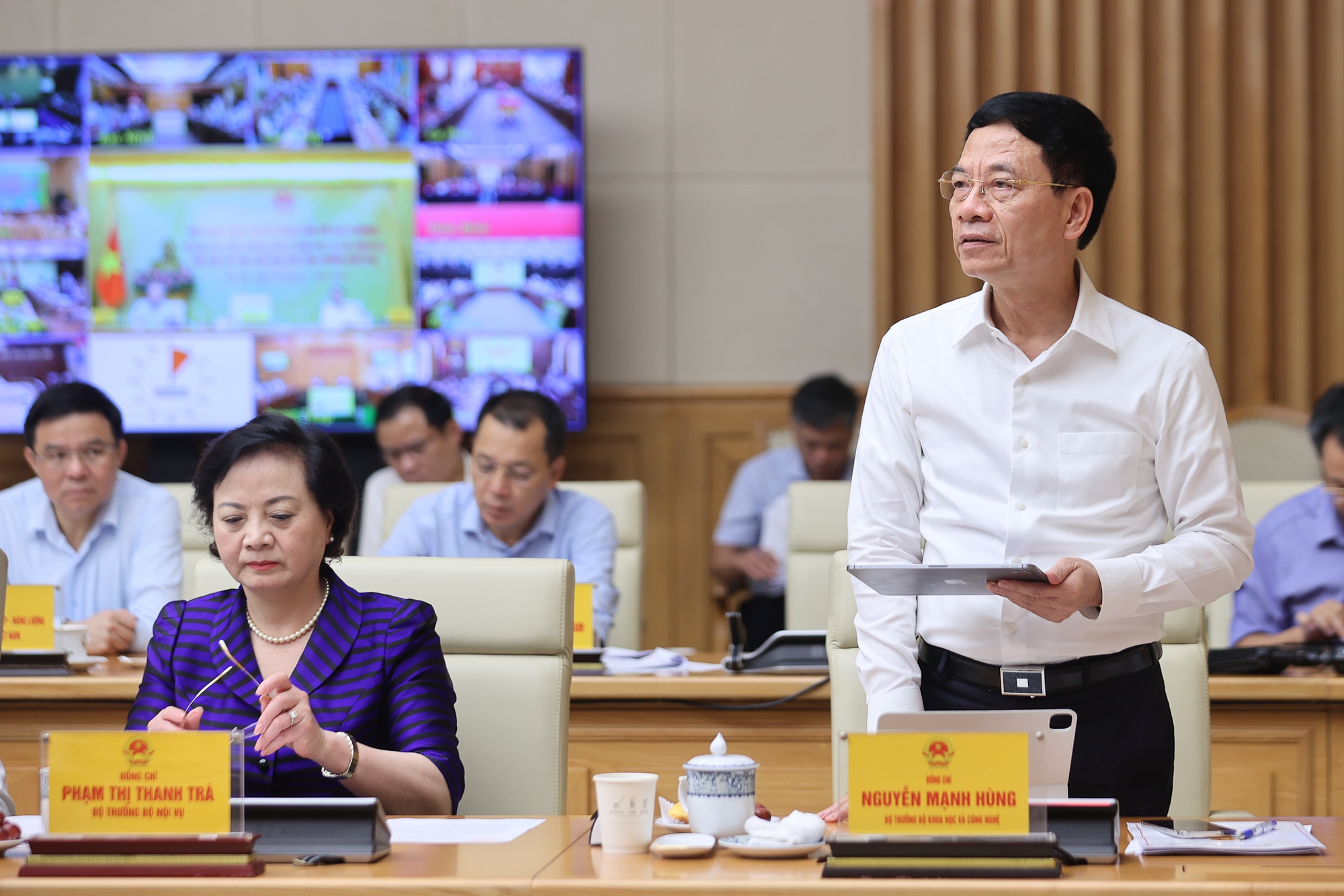Thủ tướng: Tăng trưởng 8,3-8,5% năm 2025 không là 'mục tiêu bất khả thi'- Ảnh 9. Thủ tướng: Tăng trưởng 8,3-8,5% năm 2025 không là 'mục tiêu bất khả thi'- Ảnh 9.
