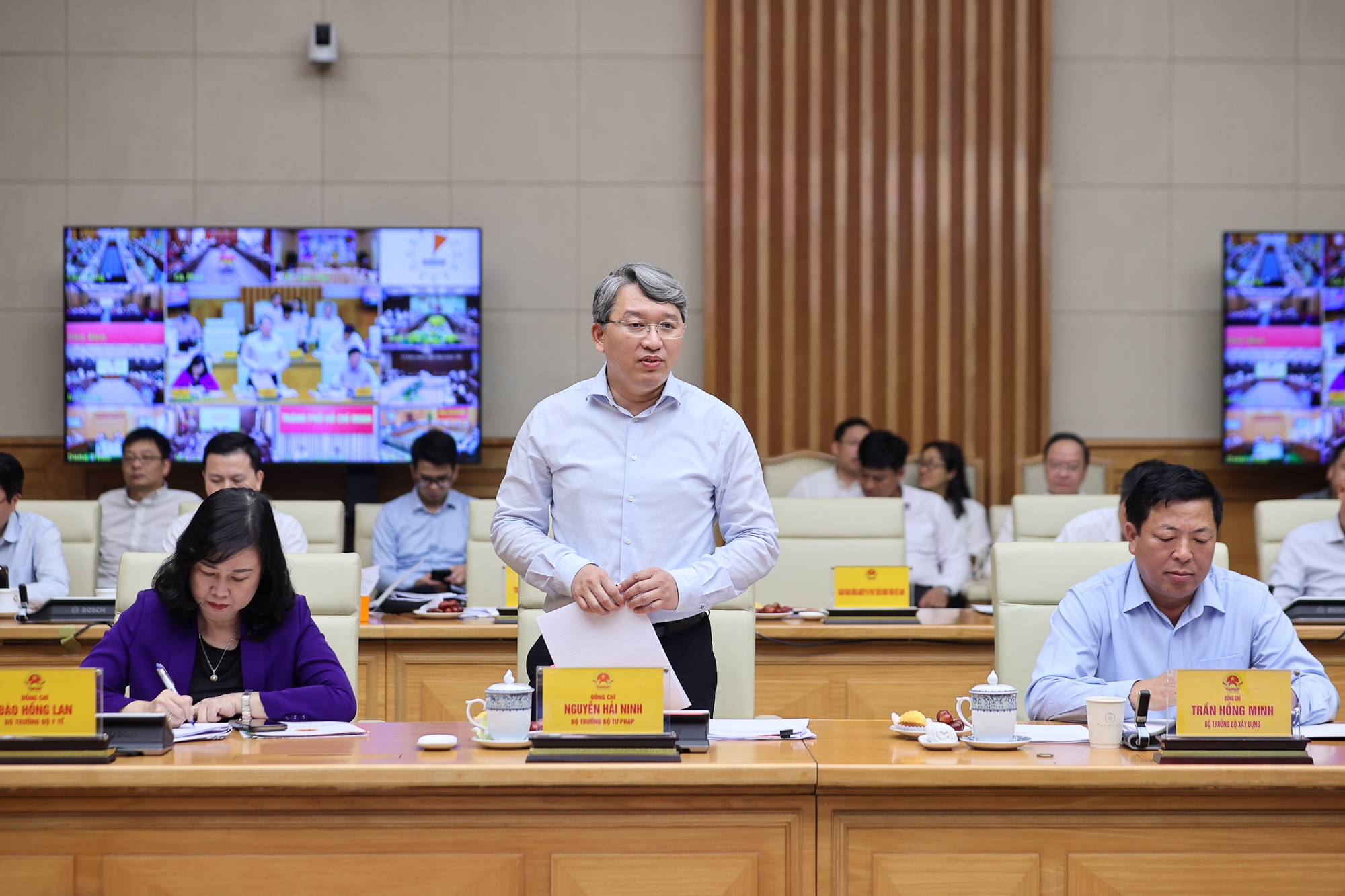 Thủ tướng: Tăng trưởng 8,3-8,5% năm 2025 không là 'mục tiêu bất khả thi'- Ảnh 7. Thủ tướng: Tăng trưởng 8,3-8,5% năm 2025 không là 'mục tiêu bất khả thi'- Ảnh 7.