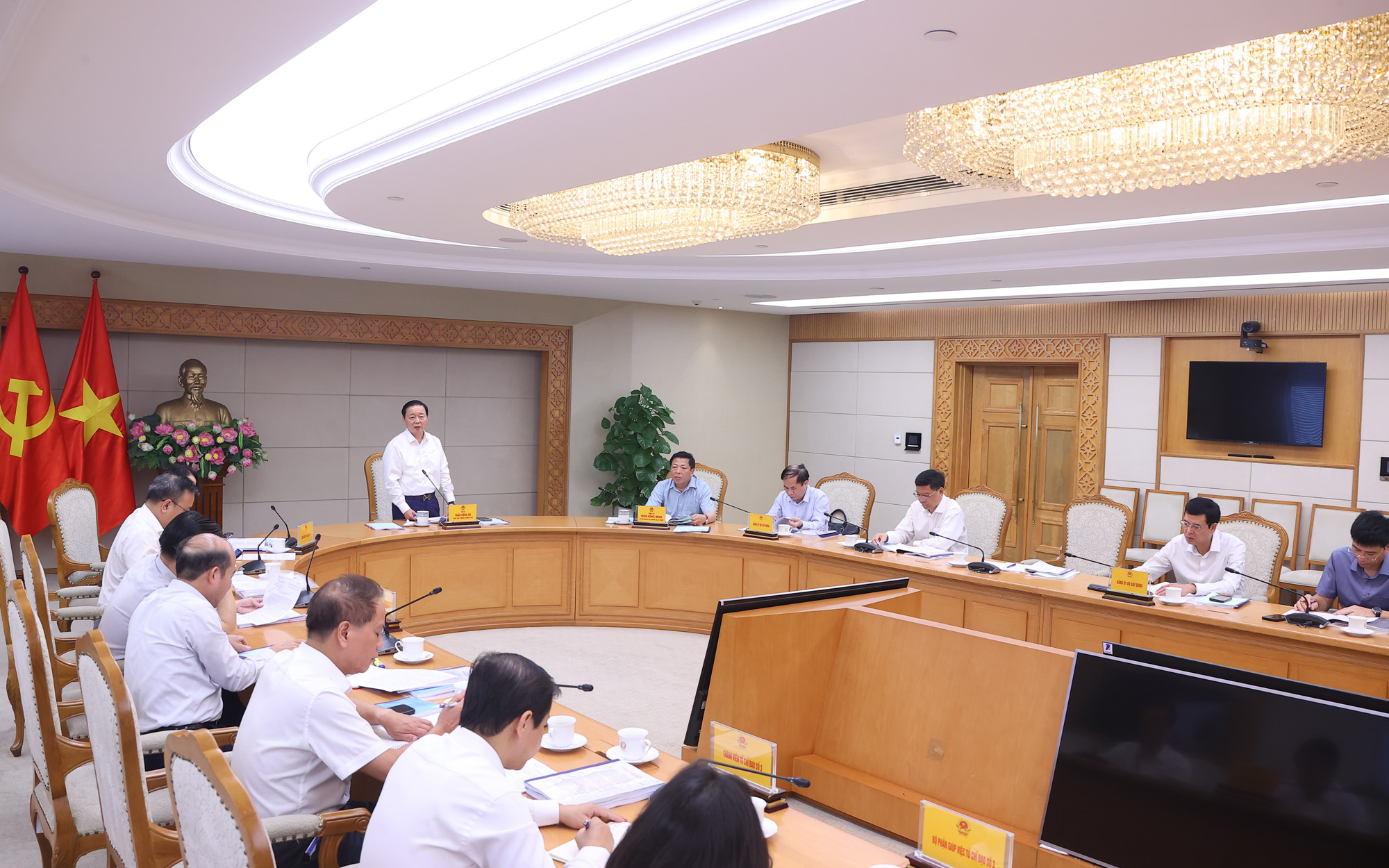 Văn kiện Đại hội Đảng bộ Bộ Xây dựng phải là 'cẩm nang' hành động- Ảnh 3. Văn kiện Đại hội Đảng bộ Bộ Xây dựng phải là 'cẩm nang' hành động- Ảnh 3.