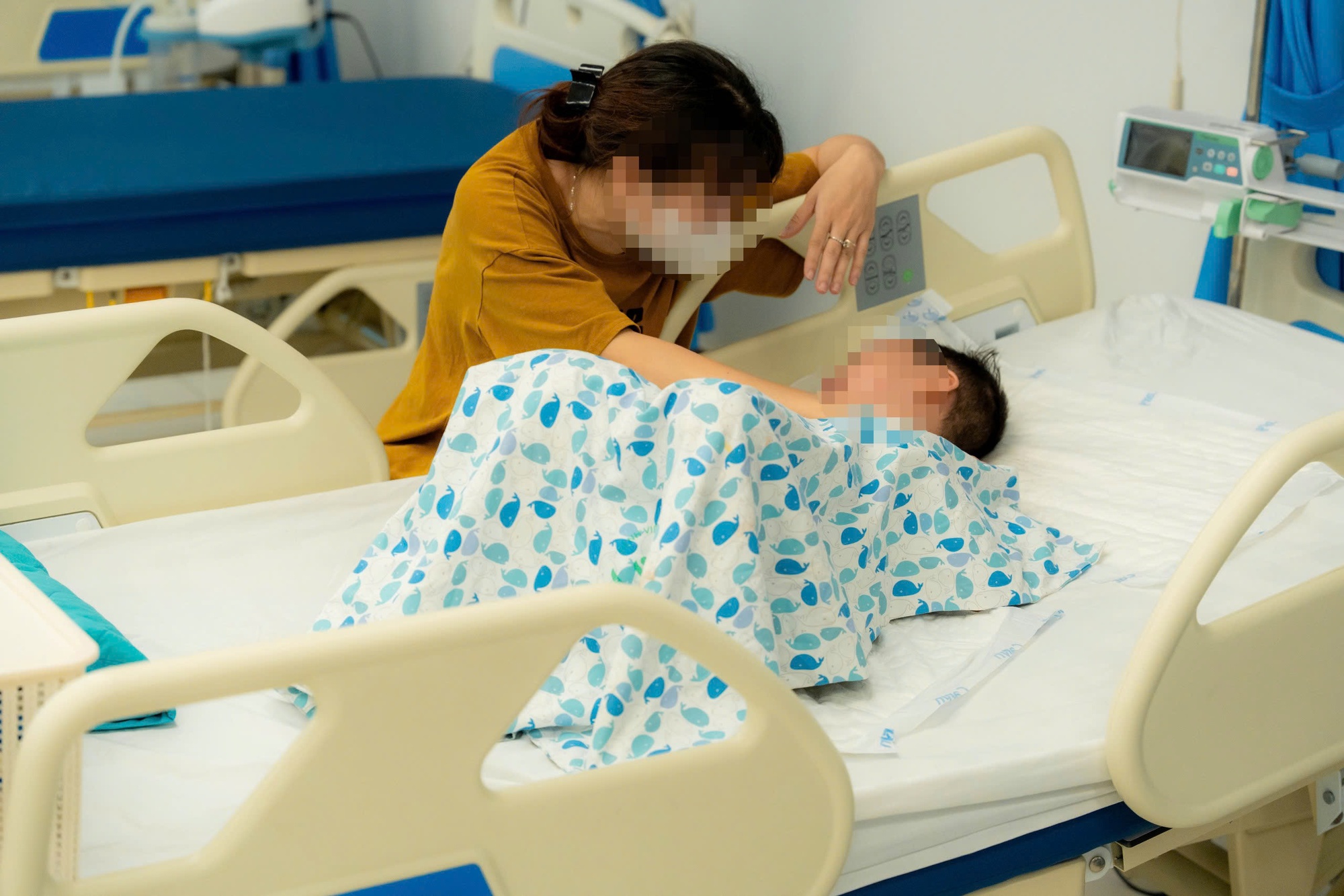 Sức khoẻ 2 bệnh nhi trong vụ tai nạn giao thông tại Dương Nội, Hà Nội được theo dõi chặt chẽ- Ảnh 1. Sức khoẻ 2 bệnh nhi trong vụ tai nạn giao thông tại Dương Nội, Hà Nội được theo dõi chặt chẽ- Ảnh 1.