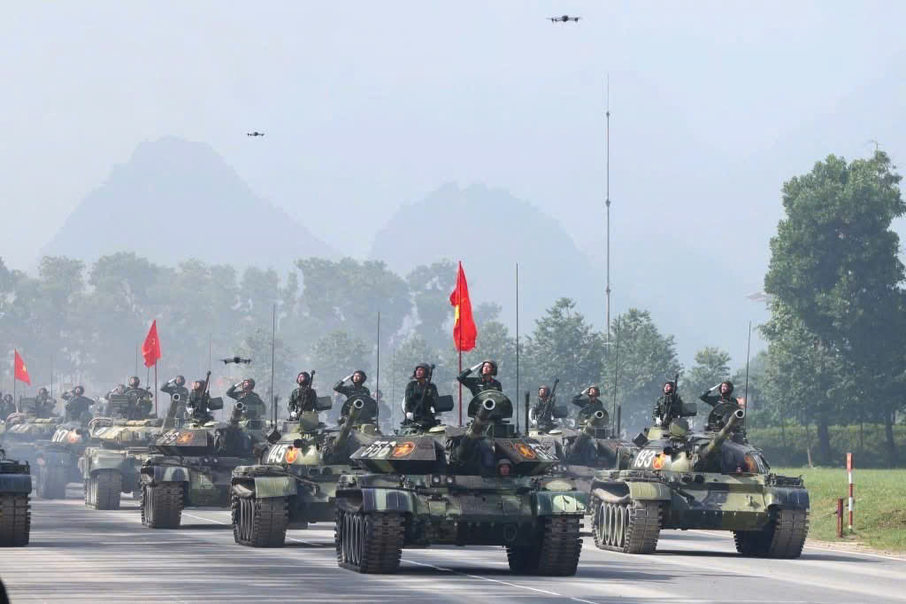 Tổng hợp luyện các lực lượng vũ trang tham gia diễu binh, diễu hành A80- Ảnh 1.
