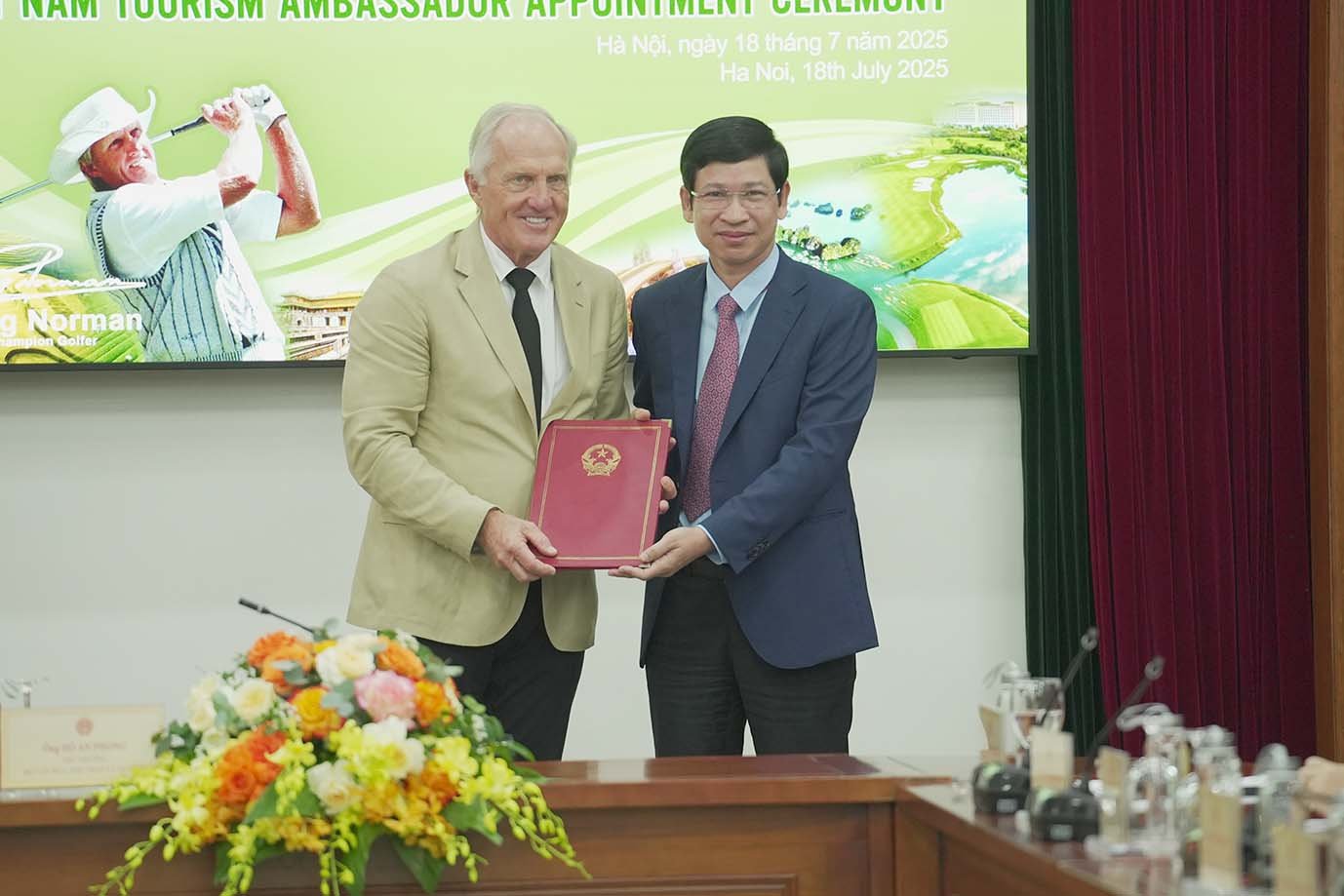Huyền thoại golf thế giới Gregory John Norman đảm nhiệm Đại sứ Du lịch Việt Nam- Ảnh 1. Huyền thoại golf thế giới Gregory John Norman đảm nhiệm Đại sứ Du lịch Việt Nam- Ảnh 1.