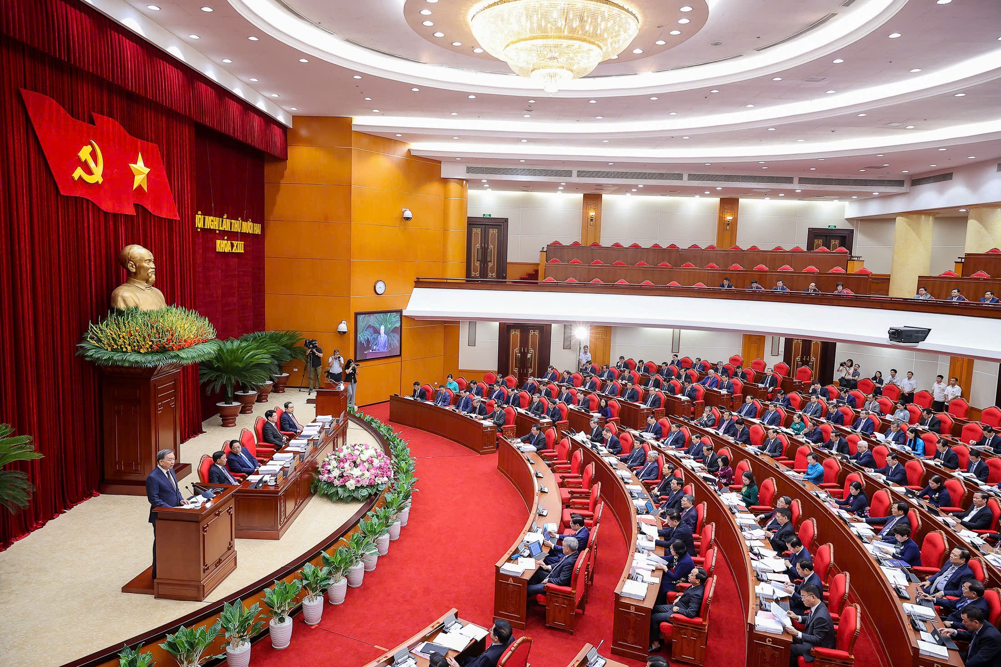 Tổng Bí thư Tô Lâm: Không để bất kỳ lợi ích cục bộ, cảm tính cá nhân làm ảnh hưởng tới chất lượng quyết sách- Ảnh 3.