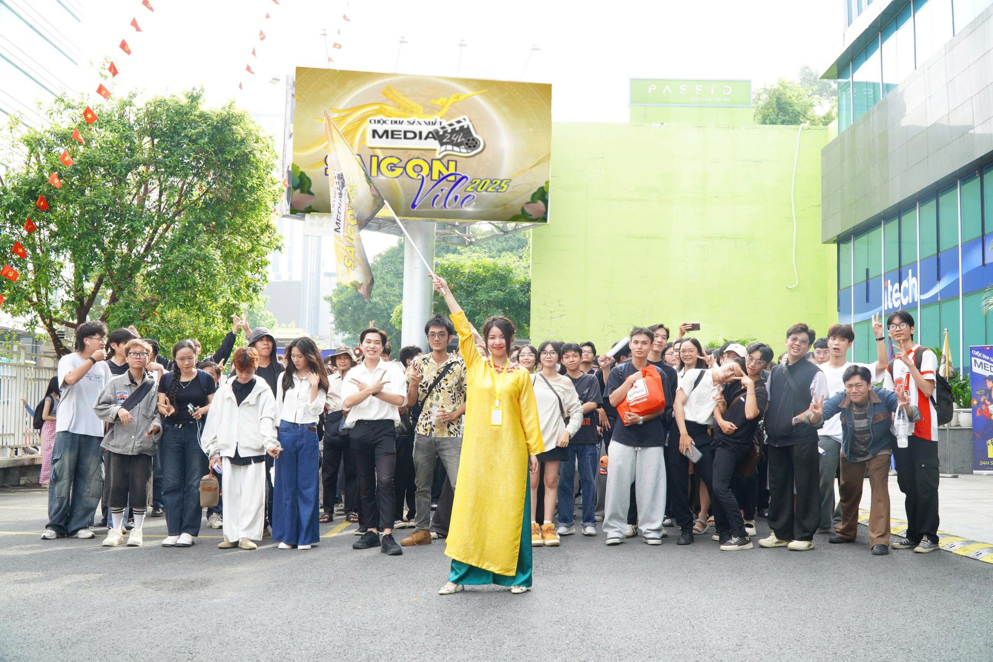 Cuộc đua Sản xuất Media24H 2025 'Sài Gòn Vibe': Khẳng định bản lĩnh nhà làm phim trẻ- Ảnh 1. Cuộc đua Sản xuất Media24H 2025 'Sài Gòn Vibe': Khẳng định bản lĩnh nhà làm phim trẻ- Ảnh 1.