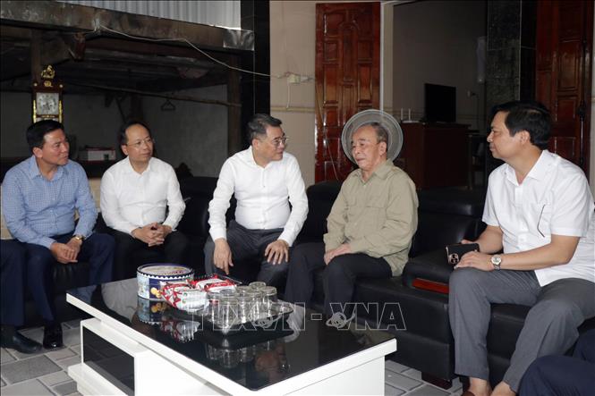 Đoàn công tác của Trung ương thăm gia đình chính sách, người có công với cách mạng tại Hà Tĩnh, Đắk Lắk- Ảnh 4. Đoàn công tác của Trung ương thăm gia đình chính sách, người có công với cách mạng tại Hà Tĩnh, Đắk Lắk- Ảnh 4.