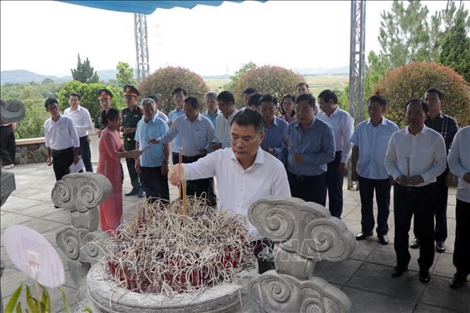 Đoàn công tác của Trung ương thăm gia đình chính sách, người có công với cách mạng tại Hà Tĩnh, Đắk Lắk- Ảnh 3. Đoàn công tác của Trung ương thăm gia đình chính sách, người có công với cách mạng tại Hà Tĩnh, Đắk Lắk- Ảnh 3.