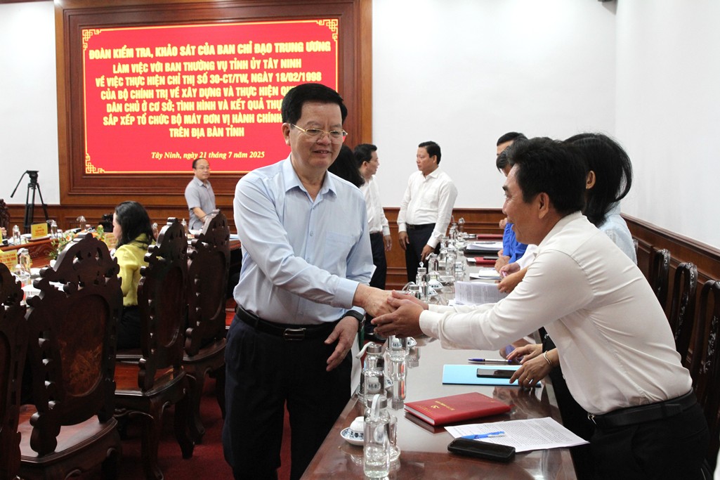 Đổi mới tư duy, hành động, có cách tiếp cận mới trong phát huy dân chủ ở cơ sở- Ảnh 1. Đổi mới tư duy, hành động, có cách tiếp cận mới trong phát huy dân chủ ở cơ sở- Ảnh 1.